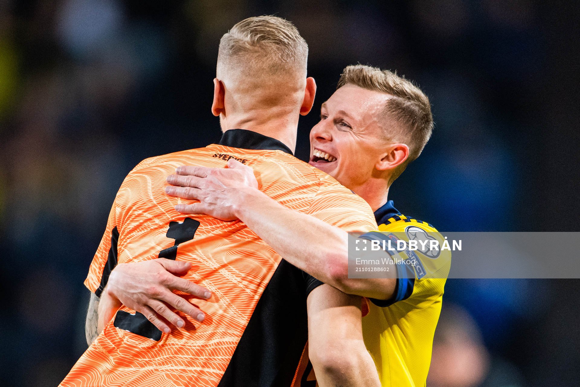 Goalkeeper Robin Olsen and Emil Krafth of Sweden celebrate