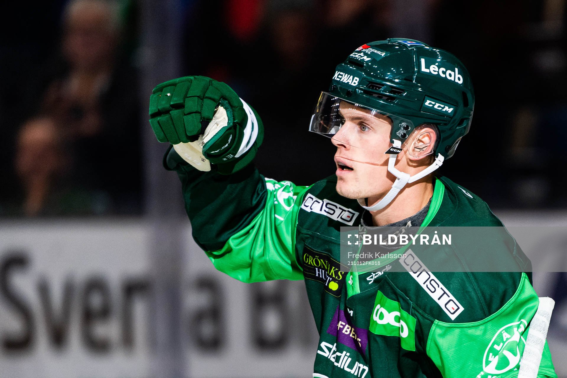 Färjestads Carl Jakobsson jublar