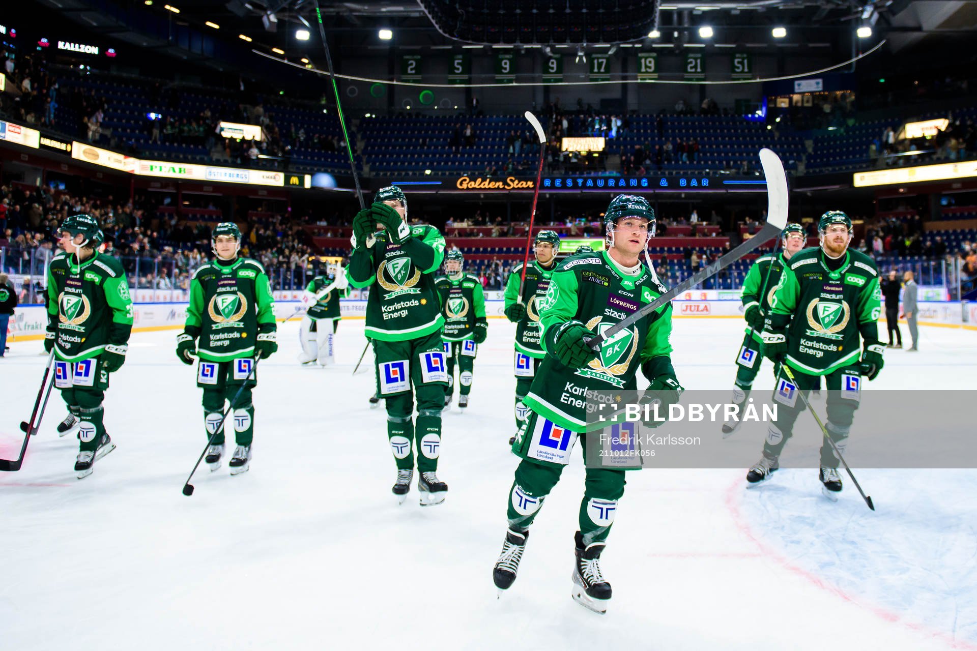 Färjestads Marcus Nilsson jublar med lagkamrater