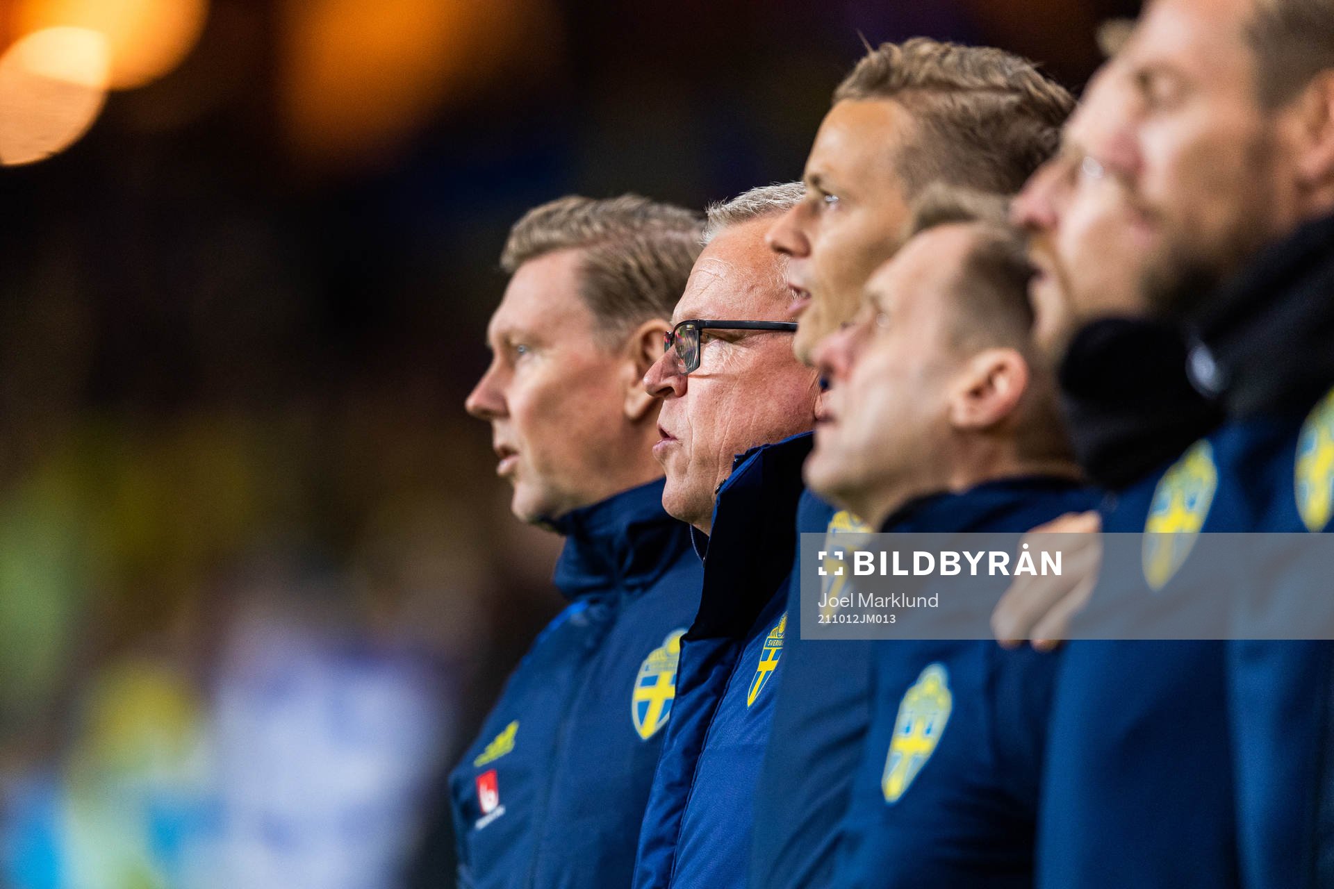 Head coach Janne Andersson of Sweden singing