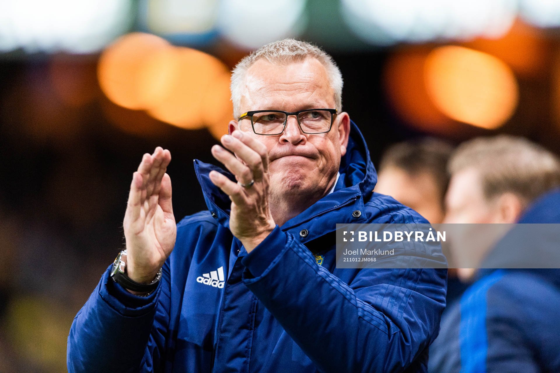 Head coach Janne Andersson of Sweden applauds