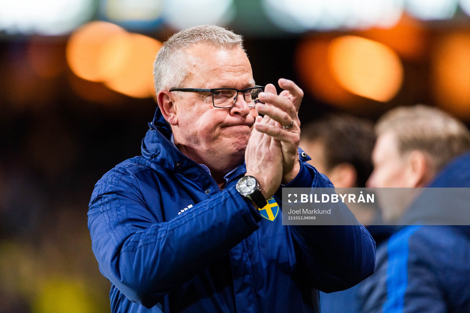 Head coach Janne Andersson of Sweden applauds