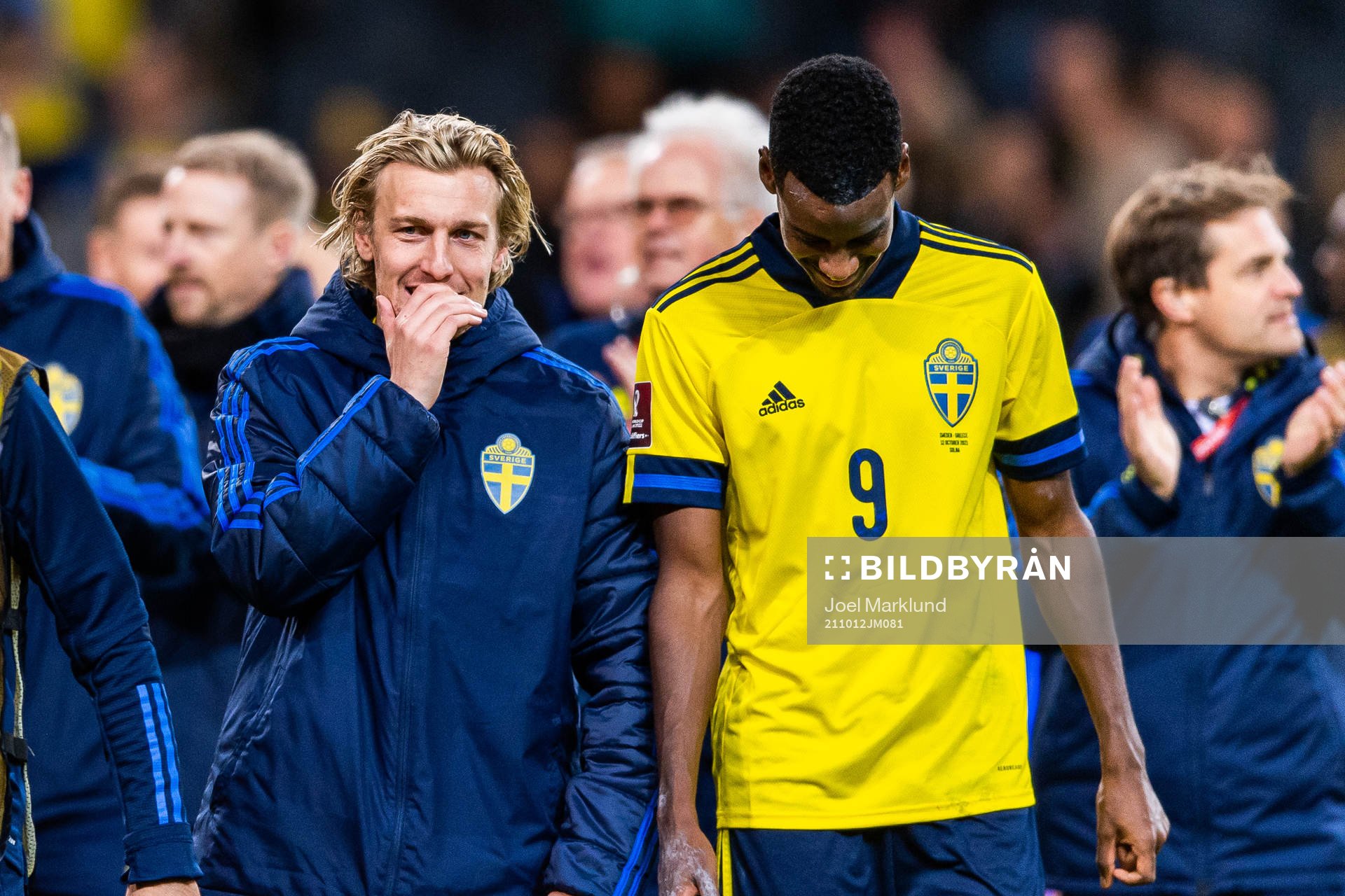 Emil Forsberg and Alexander Isak of Sweden talk
