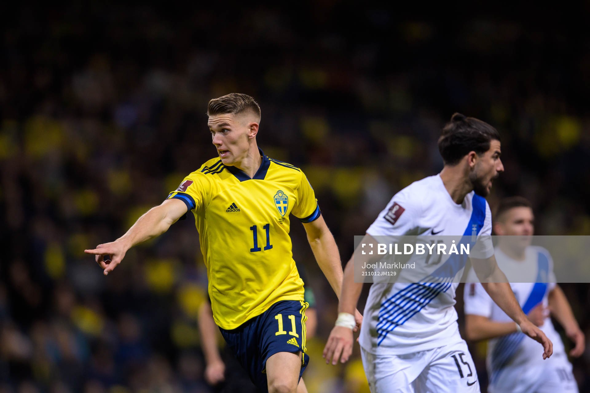Viktor Gyökeres of Sweden and Thanasis Androutsos of Greece