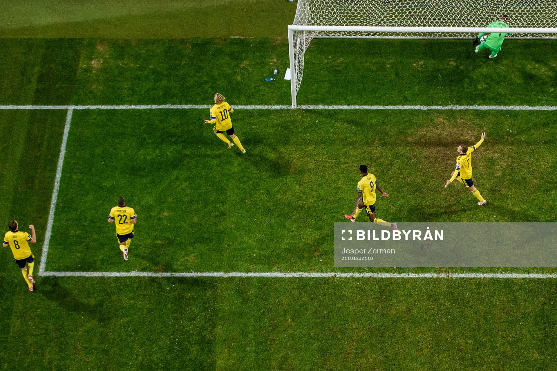 Emil Forsberg of Sweden celebrates