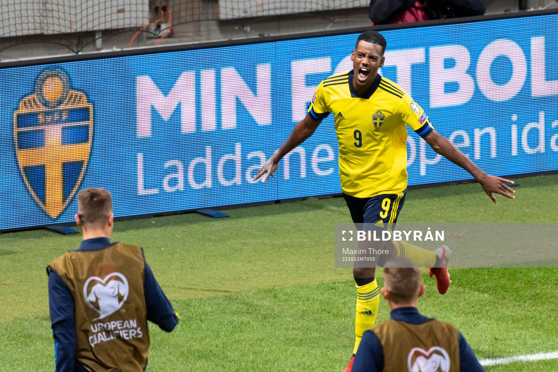Alexander Isak of Sweden celebrates