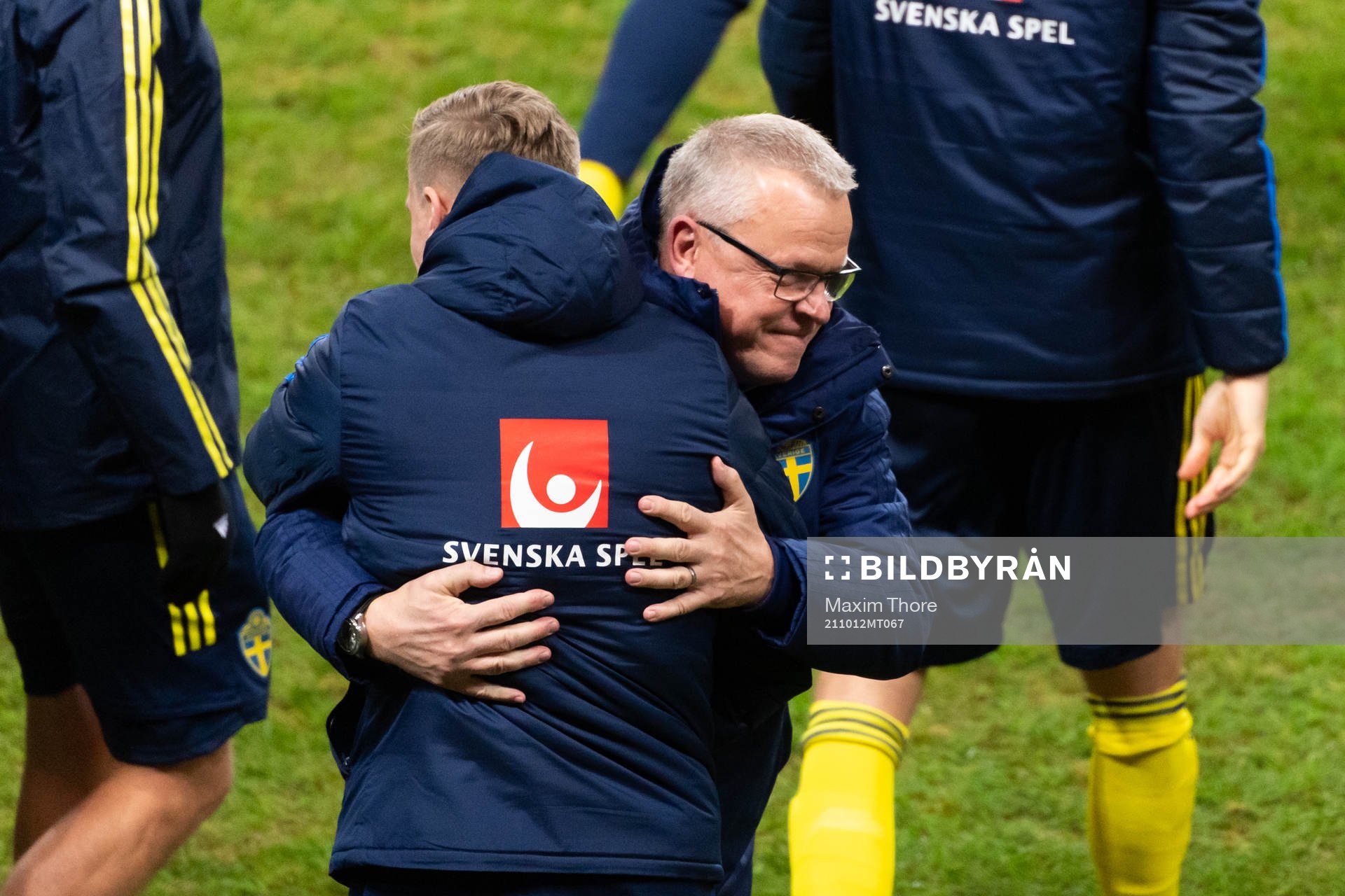 Head coach Janne Andersson of Sweden celebrate