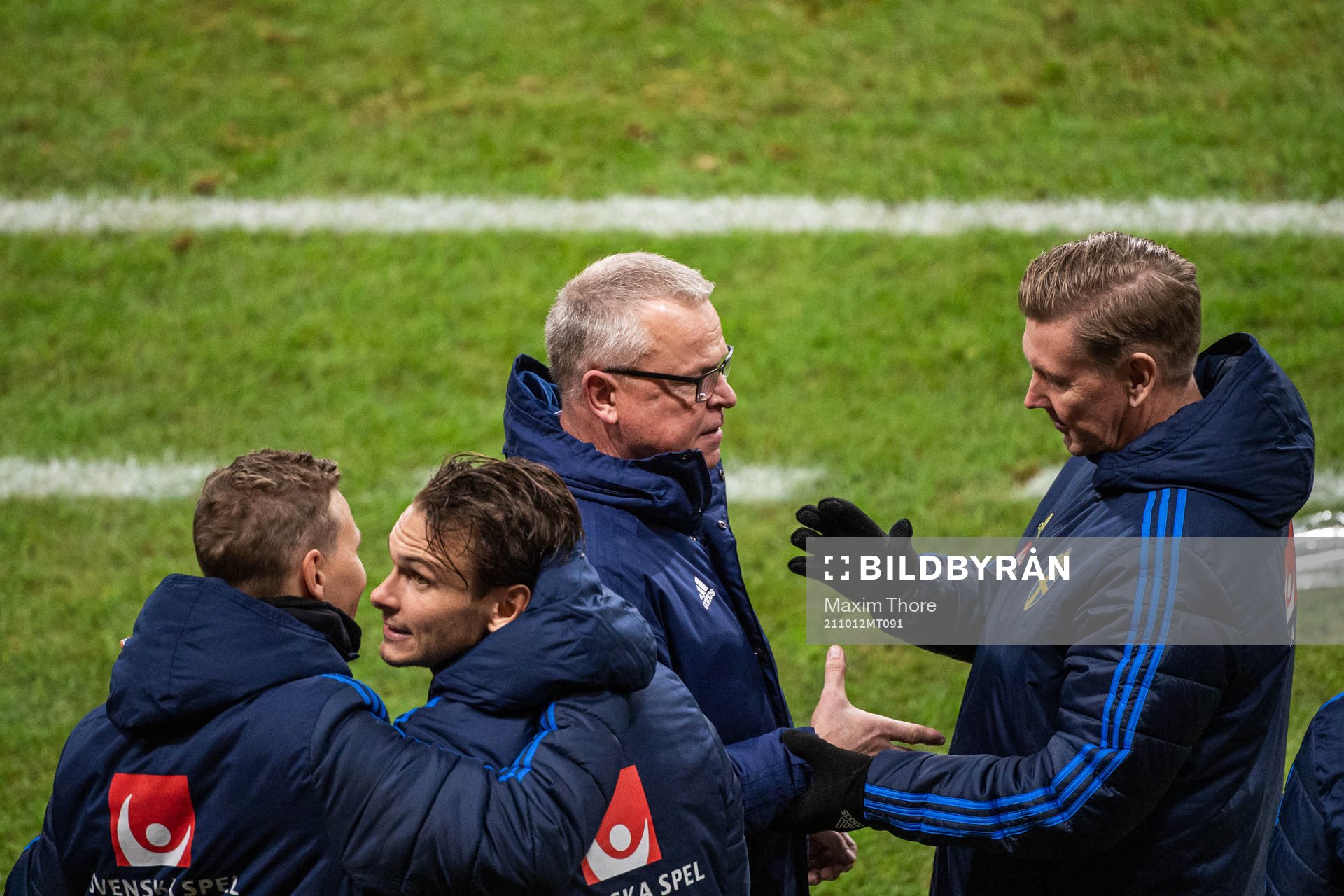 Albin Ekdal, head coach Janne Andersson and assistant coach