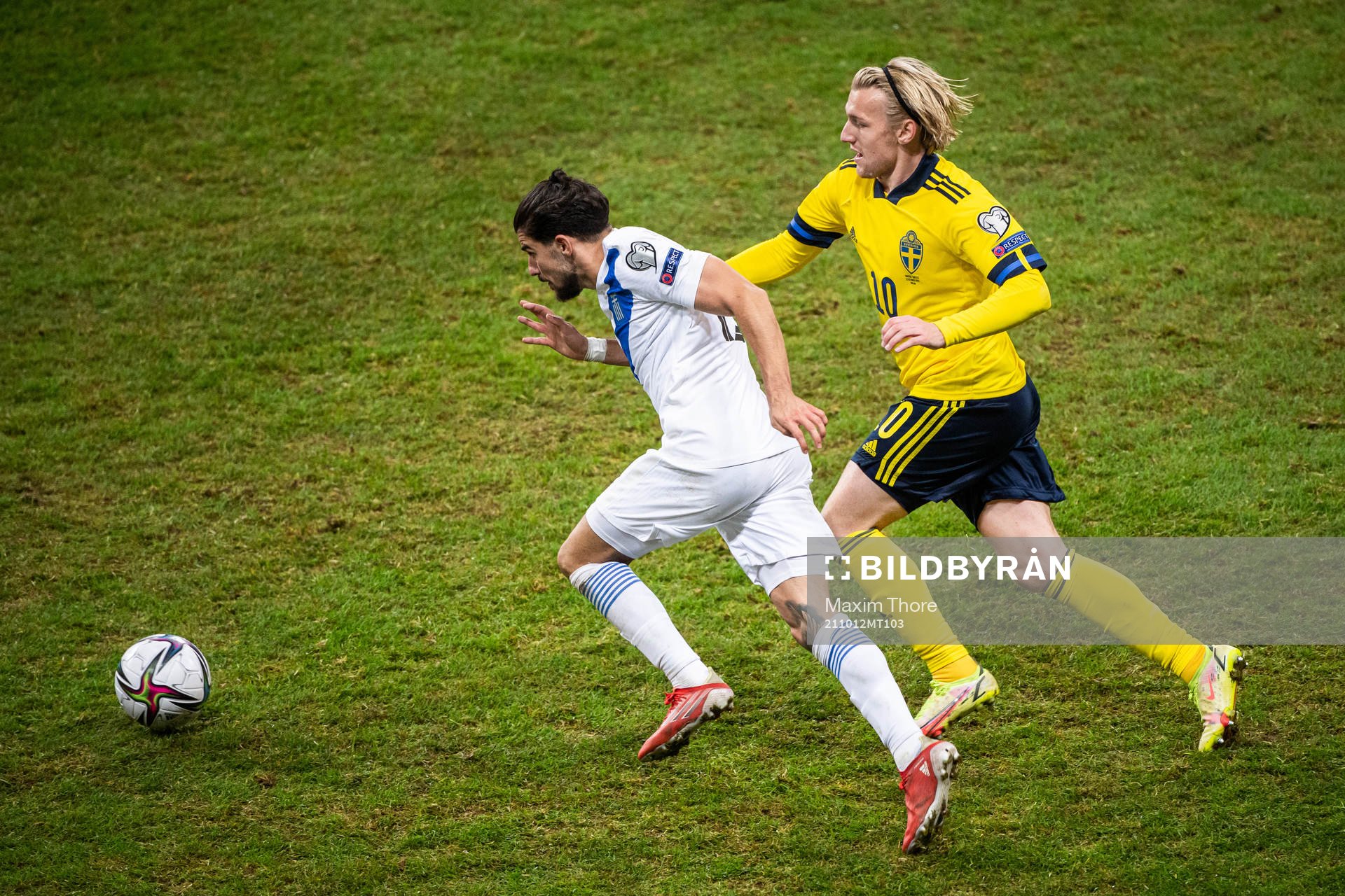 Marious Vrousai of Greece and Emil Forsberg of Sweden