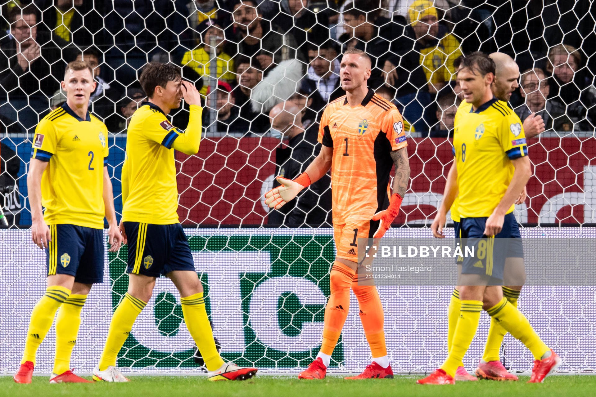 Emil Krafth, Victor Nilsson Lindelöf, goalkeeper Robin