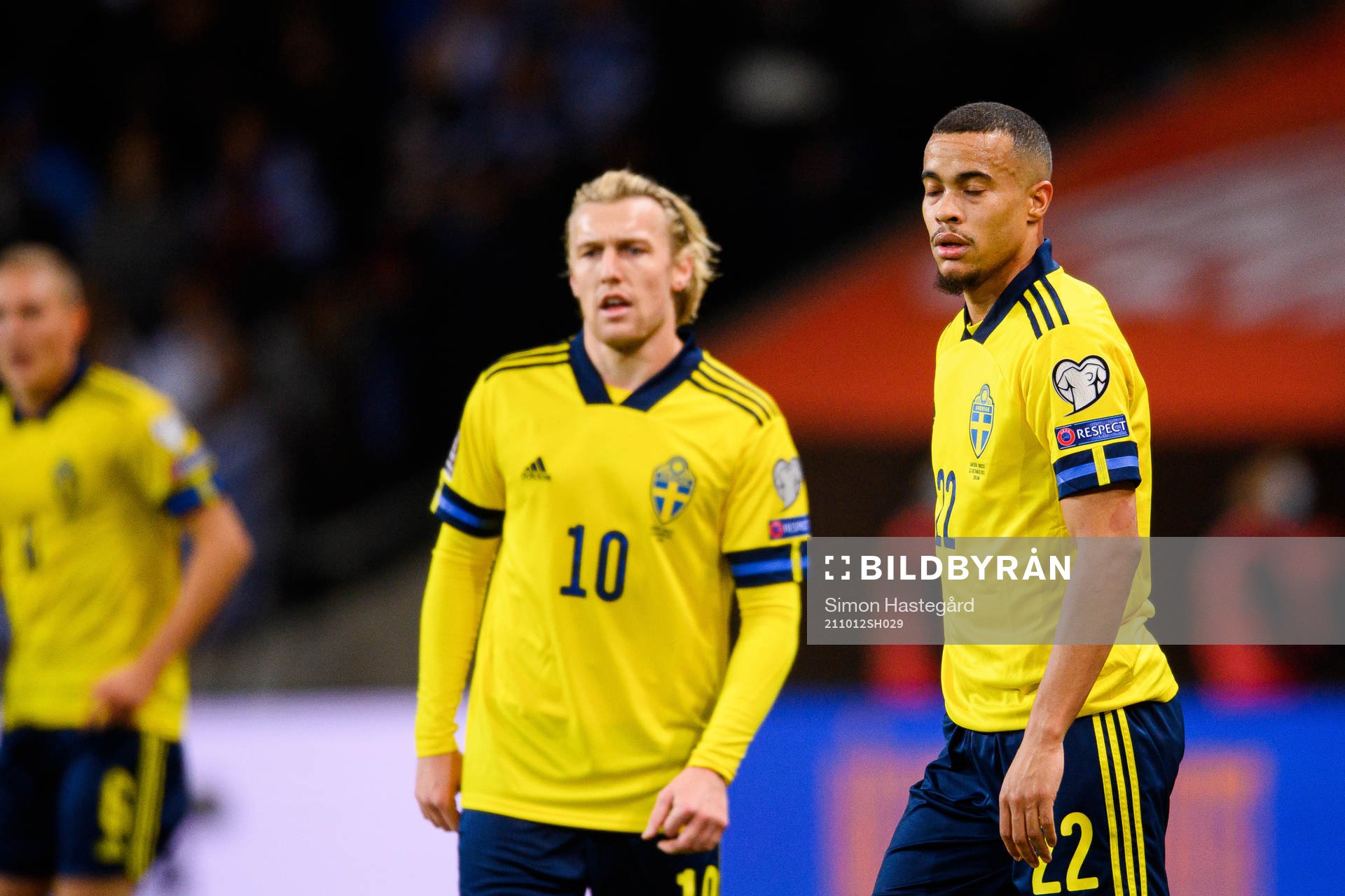 Emil Forsberg and Robin Quaison of Sweden look dejected