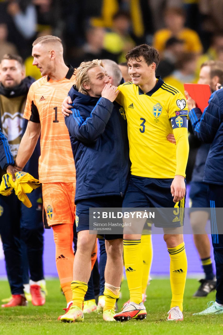 Emil Forsberg and Victor Nilsson Lindelöf of Sweden