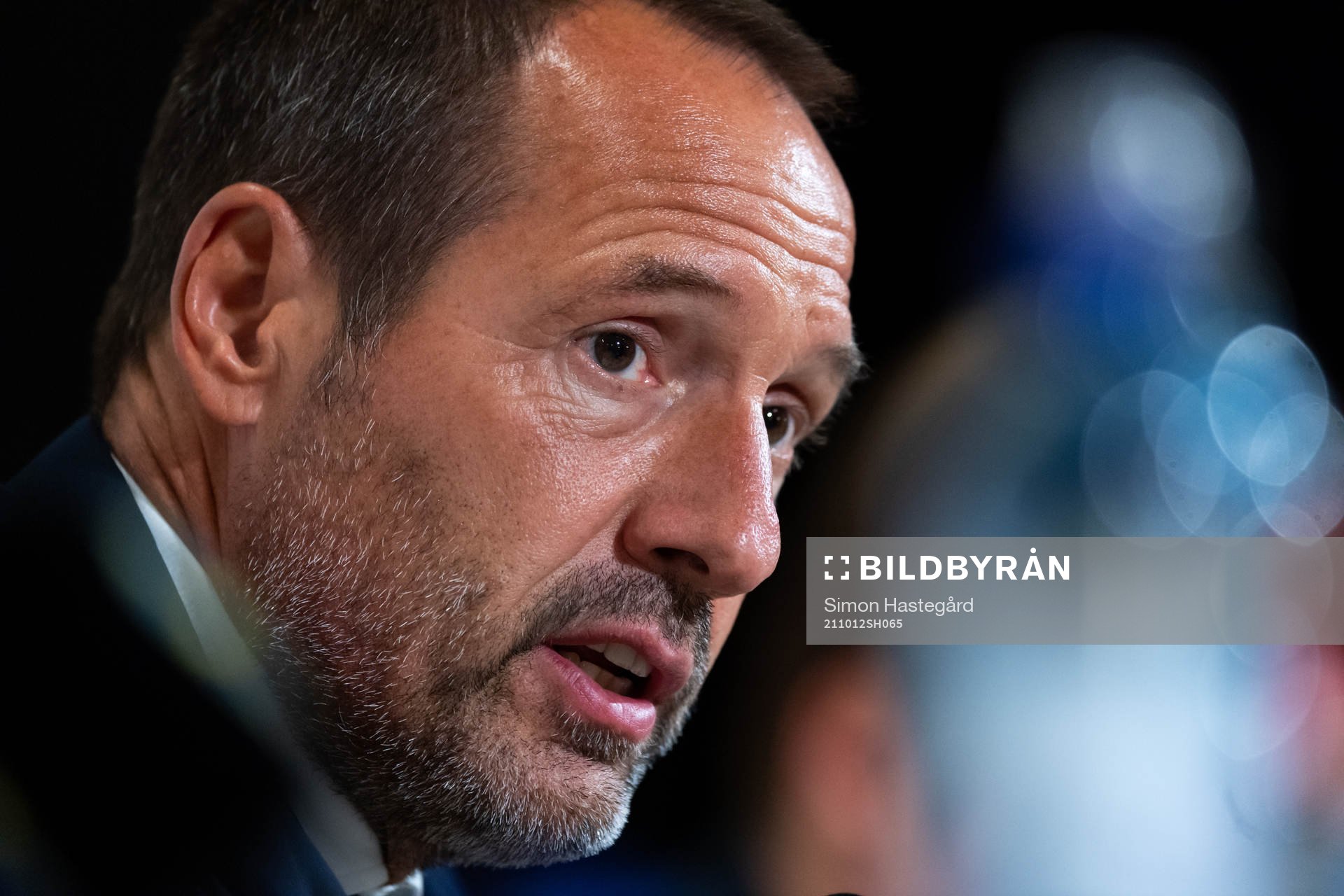 Head coach John van't Schip of Greece