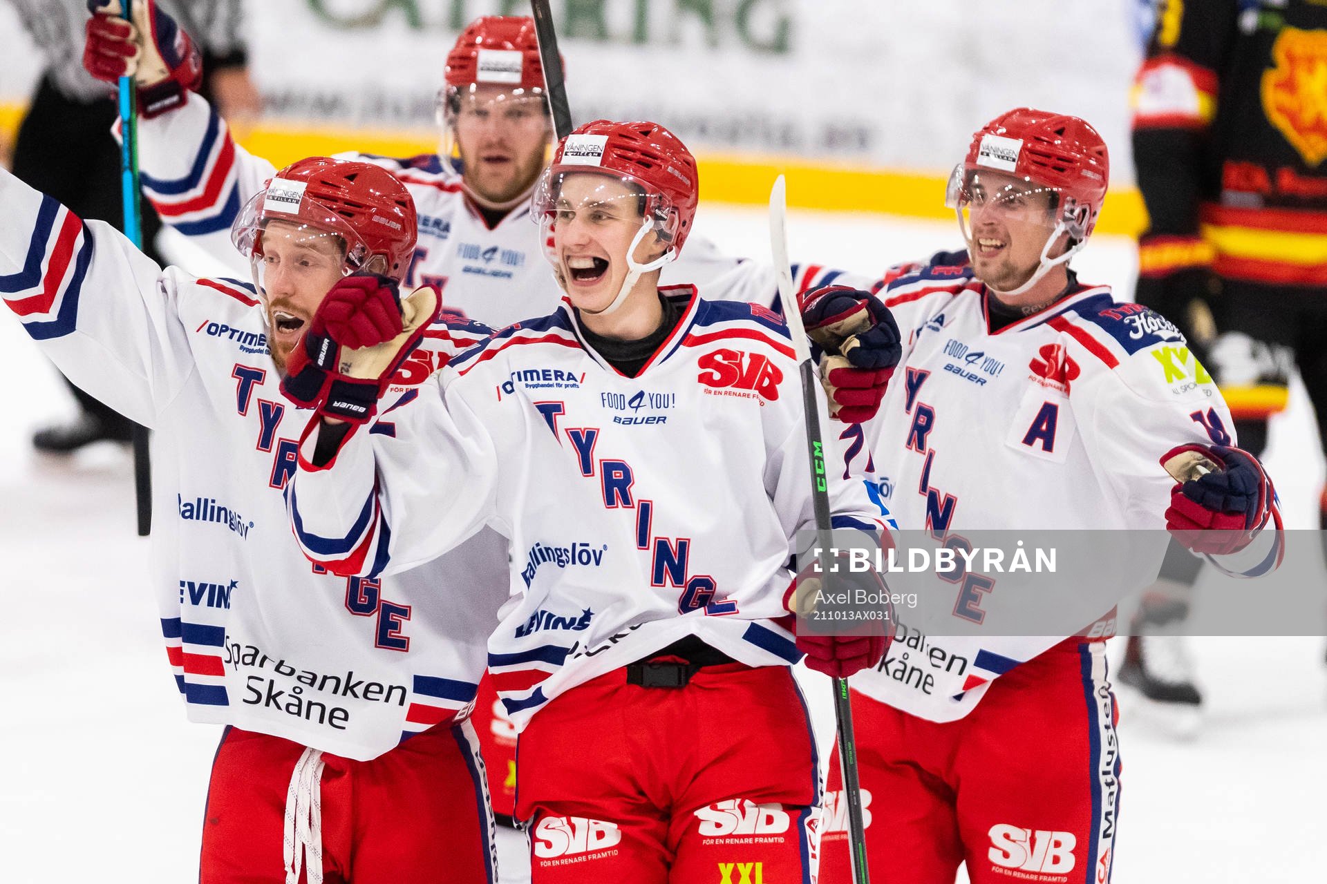 Tyringes Emil Ekholm jublar med lagkamrater