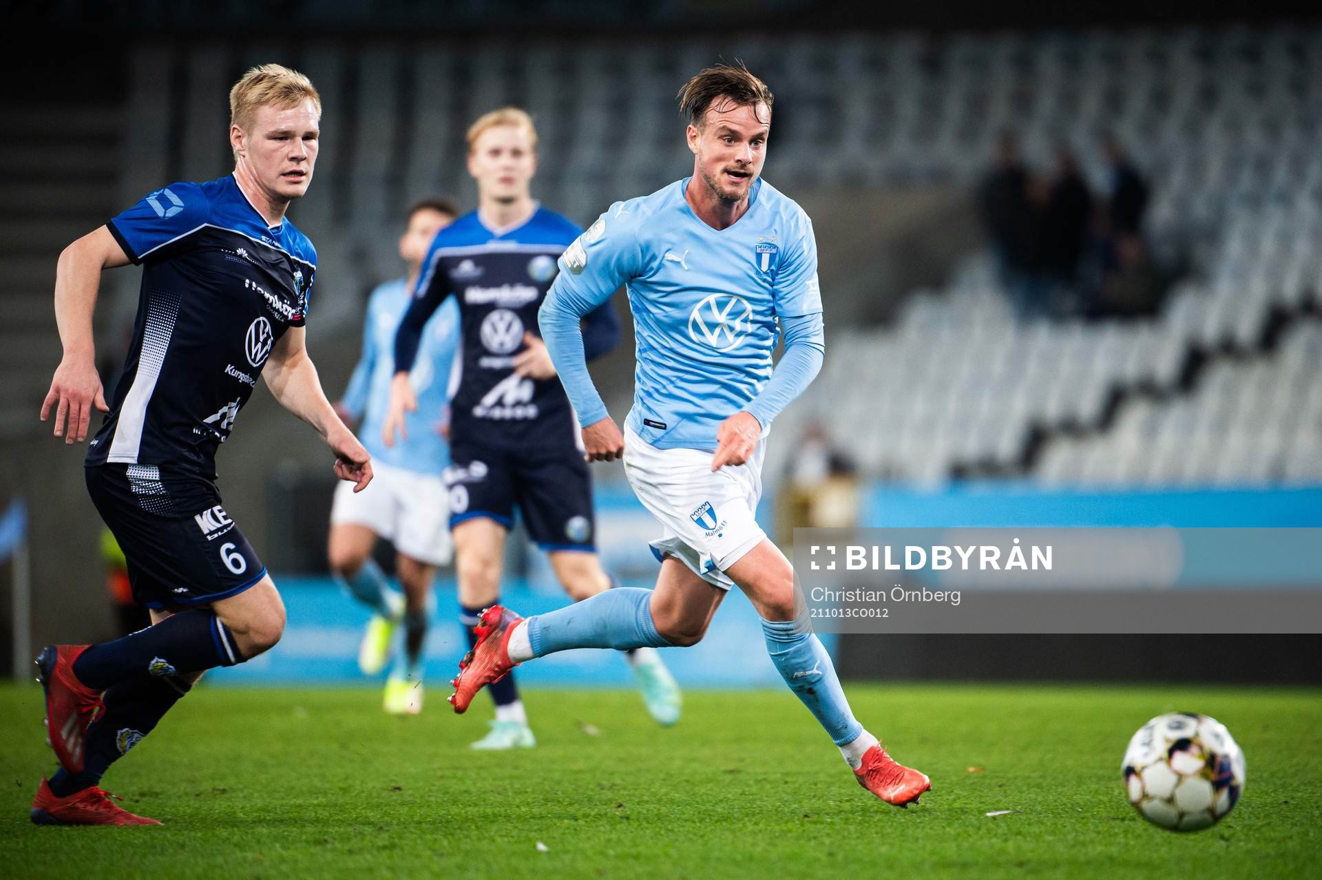 Onsalas Felix Hellberg och Malmö FFs Eric Larsson