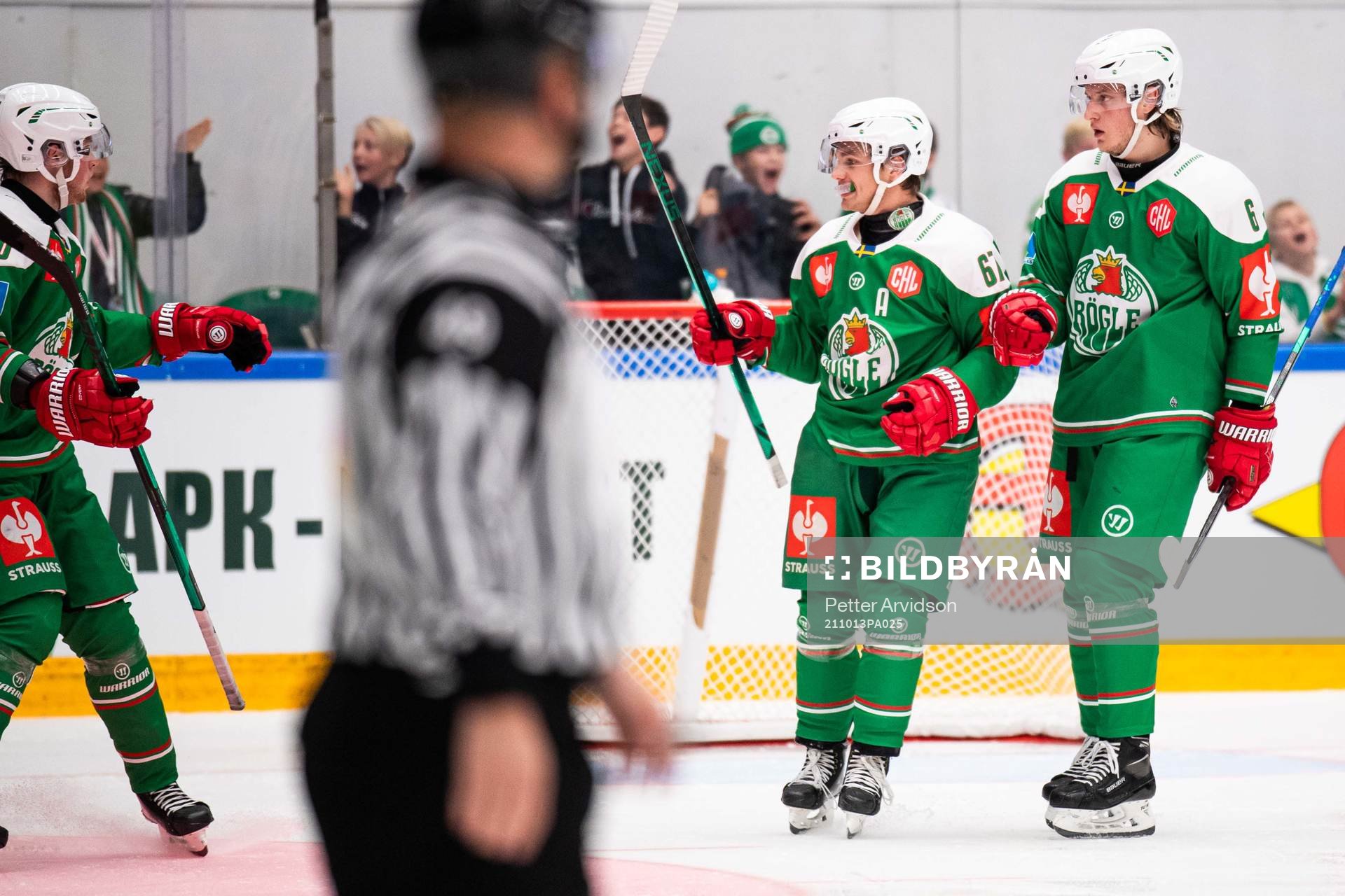 Leon Bristedt of Rögle celebraste with teammates