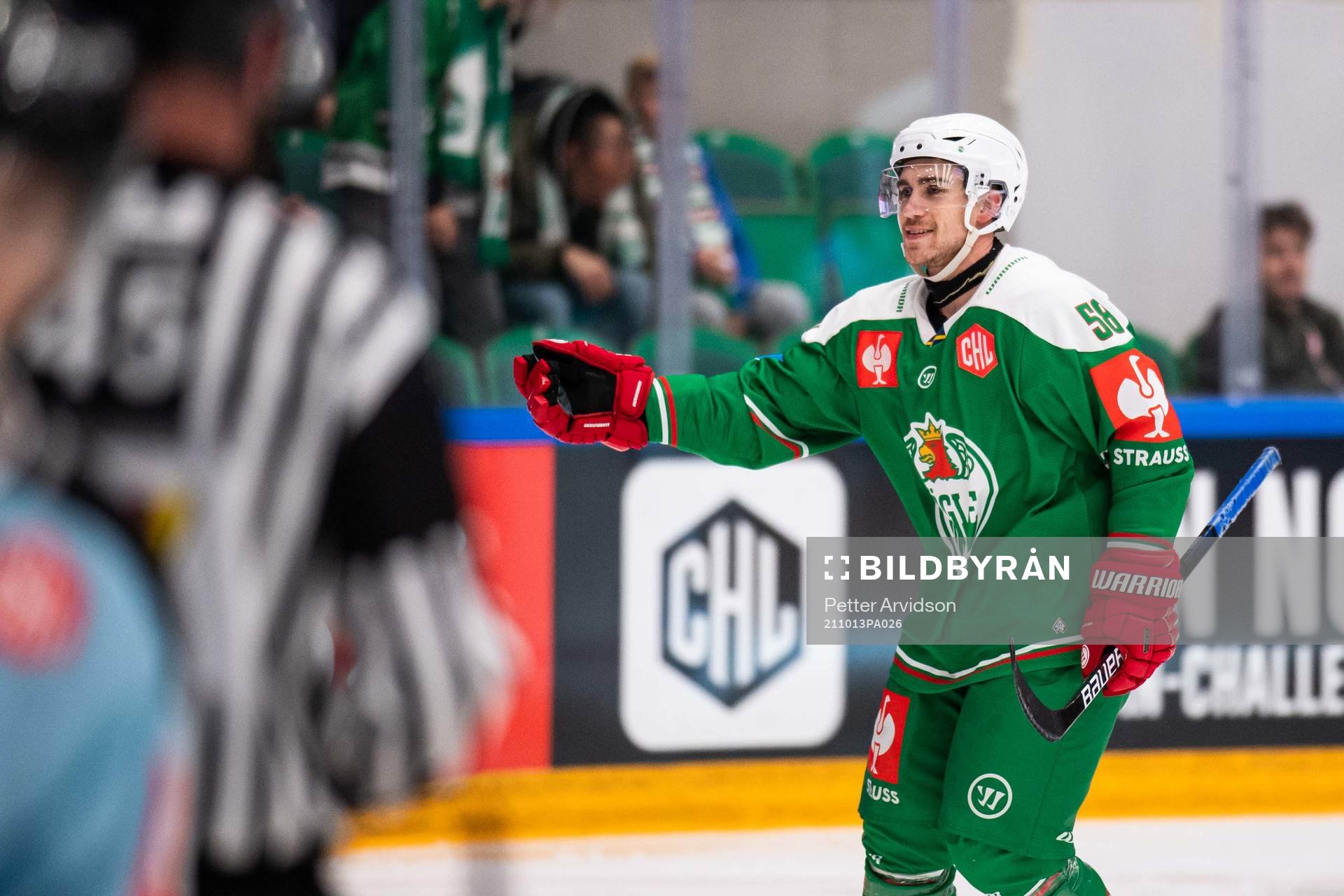 Ryan McKiernan of Rögle celebrates