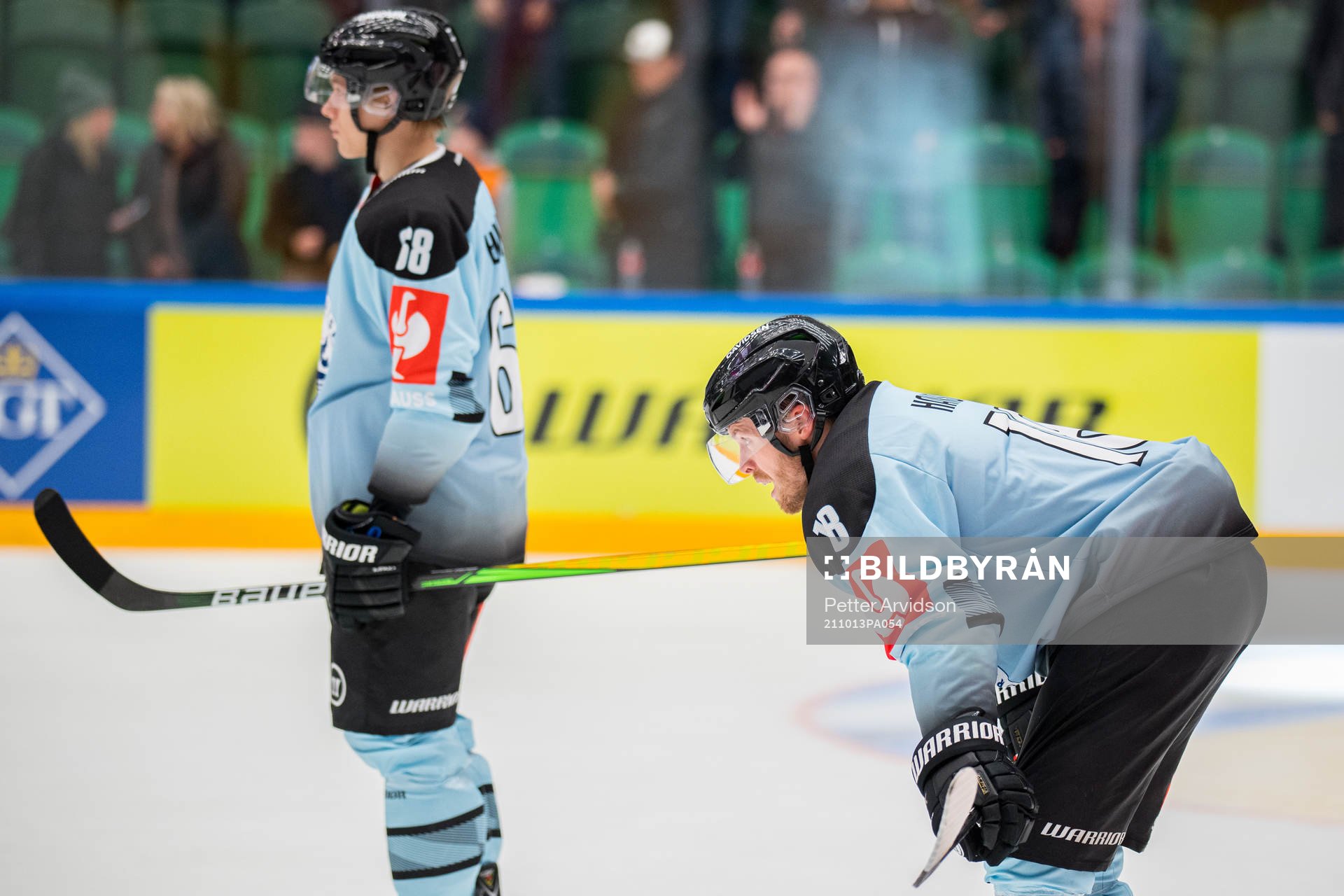 Andreas Holzmann and Daniel Hansen of SønderjyskE looks