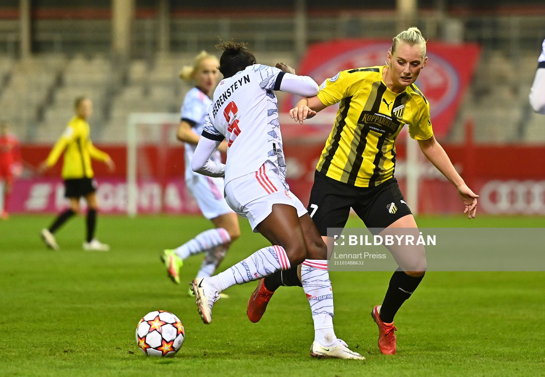 Lineth Beerensteyn of Bayern Muenchen and Stina