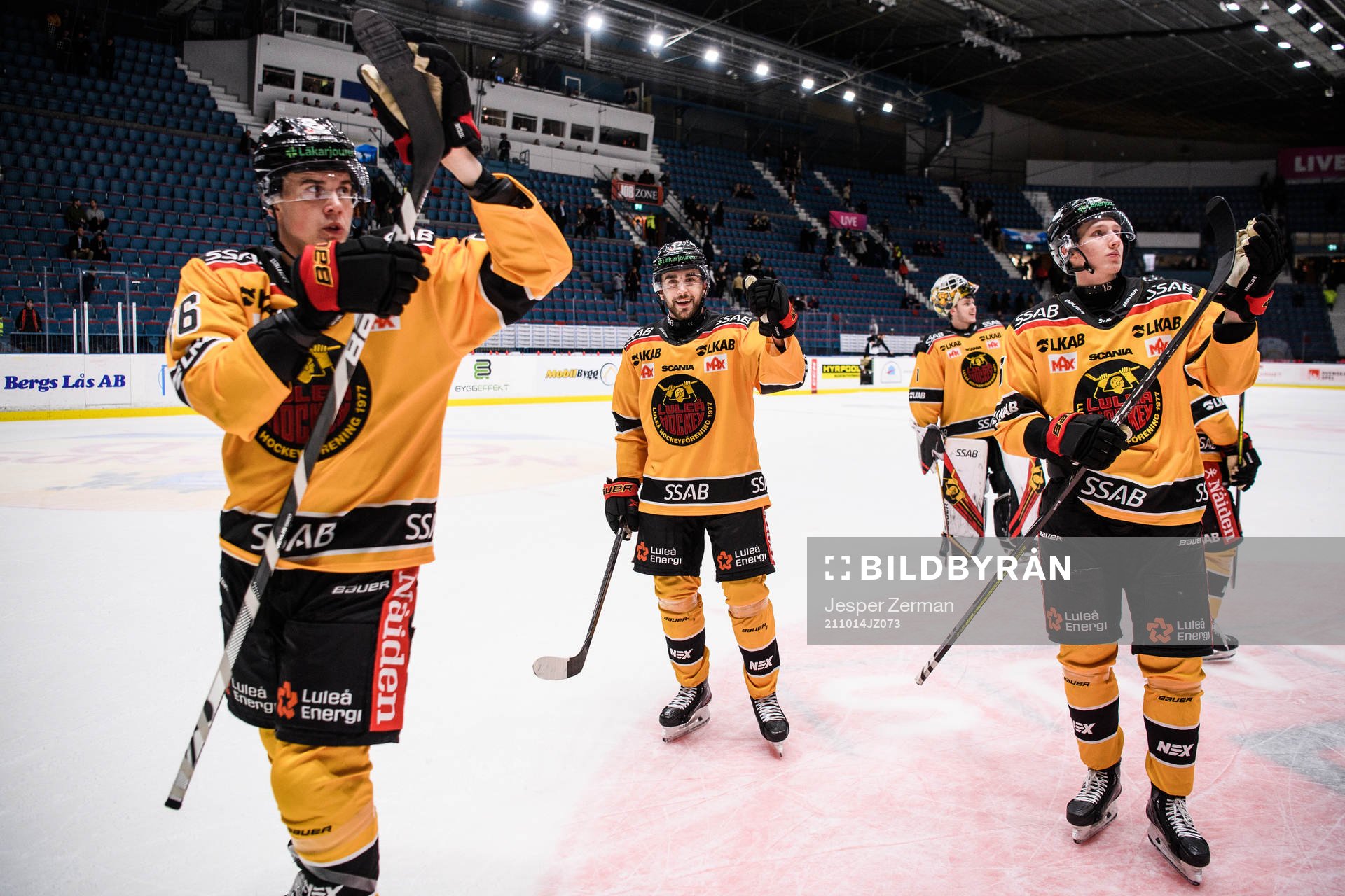 Luleås Radek Muzik och Jonathan Andersson jublar