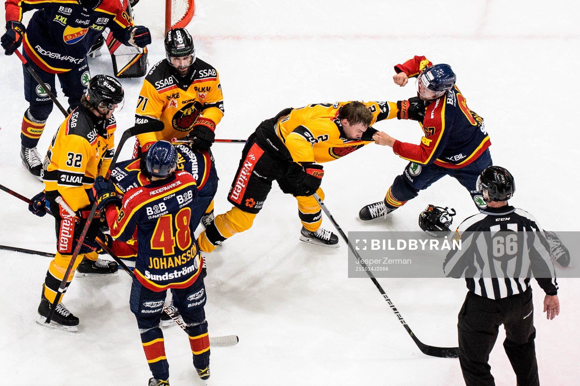 Luleås Fredrik Styrman och Djurgårdens Peter Holland