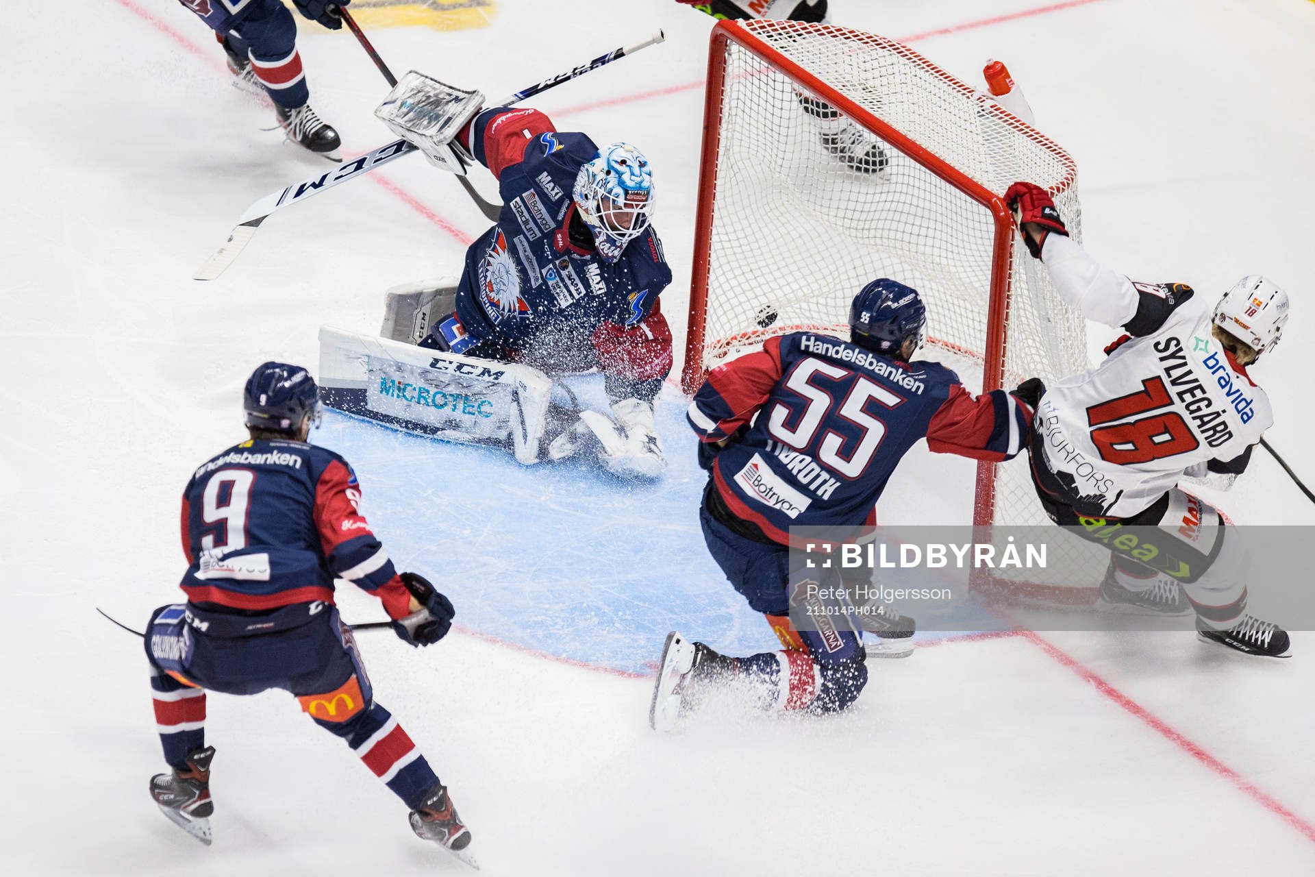 Malmö Redhawks Marcus Sylvegård gör 0-1 bakom