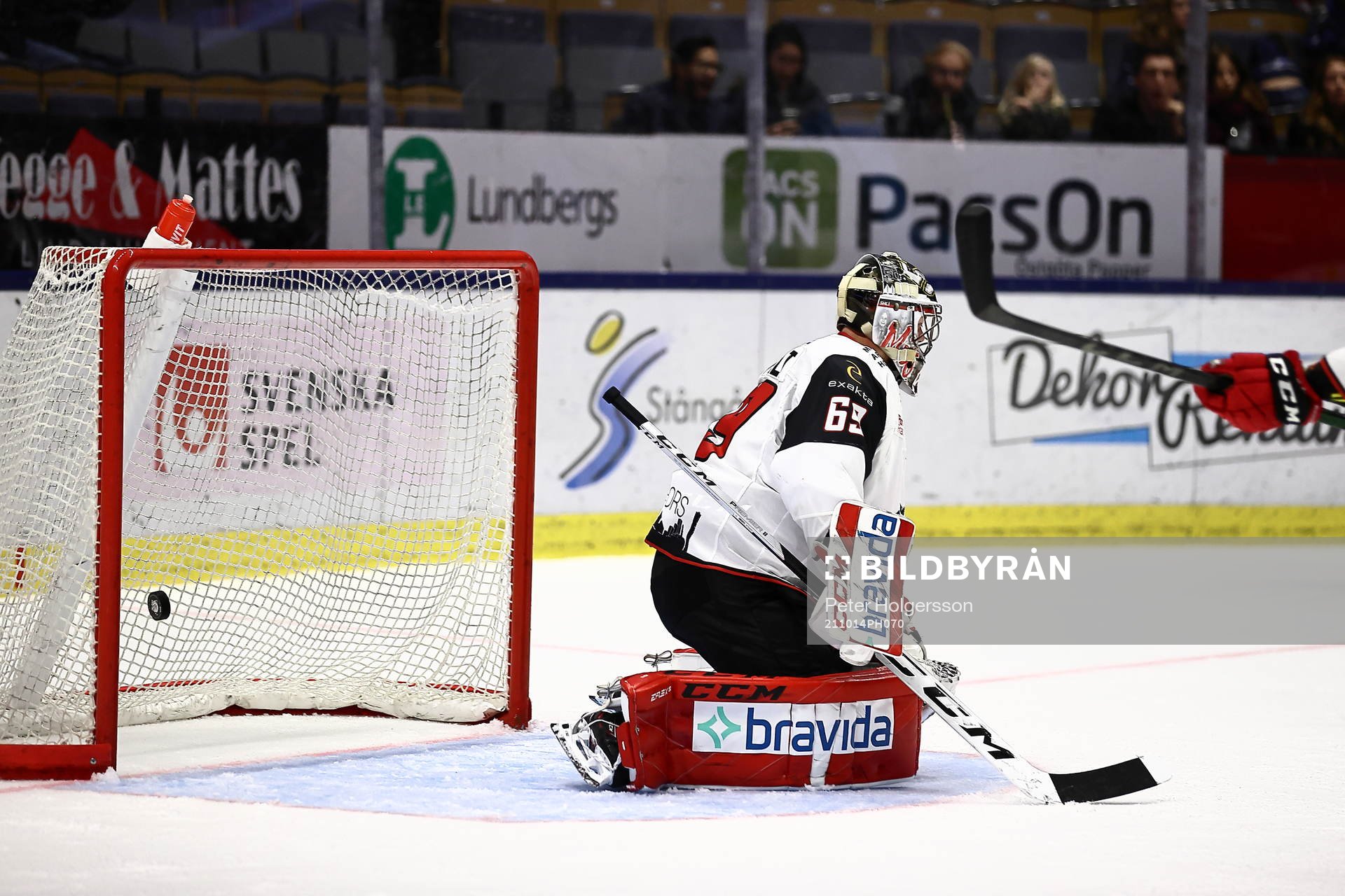 Mål förbi Malmö Redhawks målvakt Oscar Alsenfelt