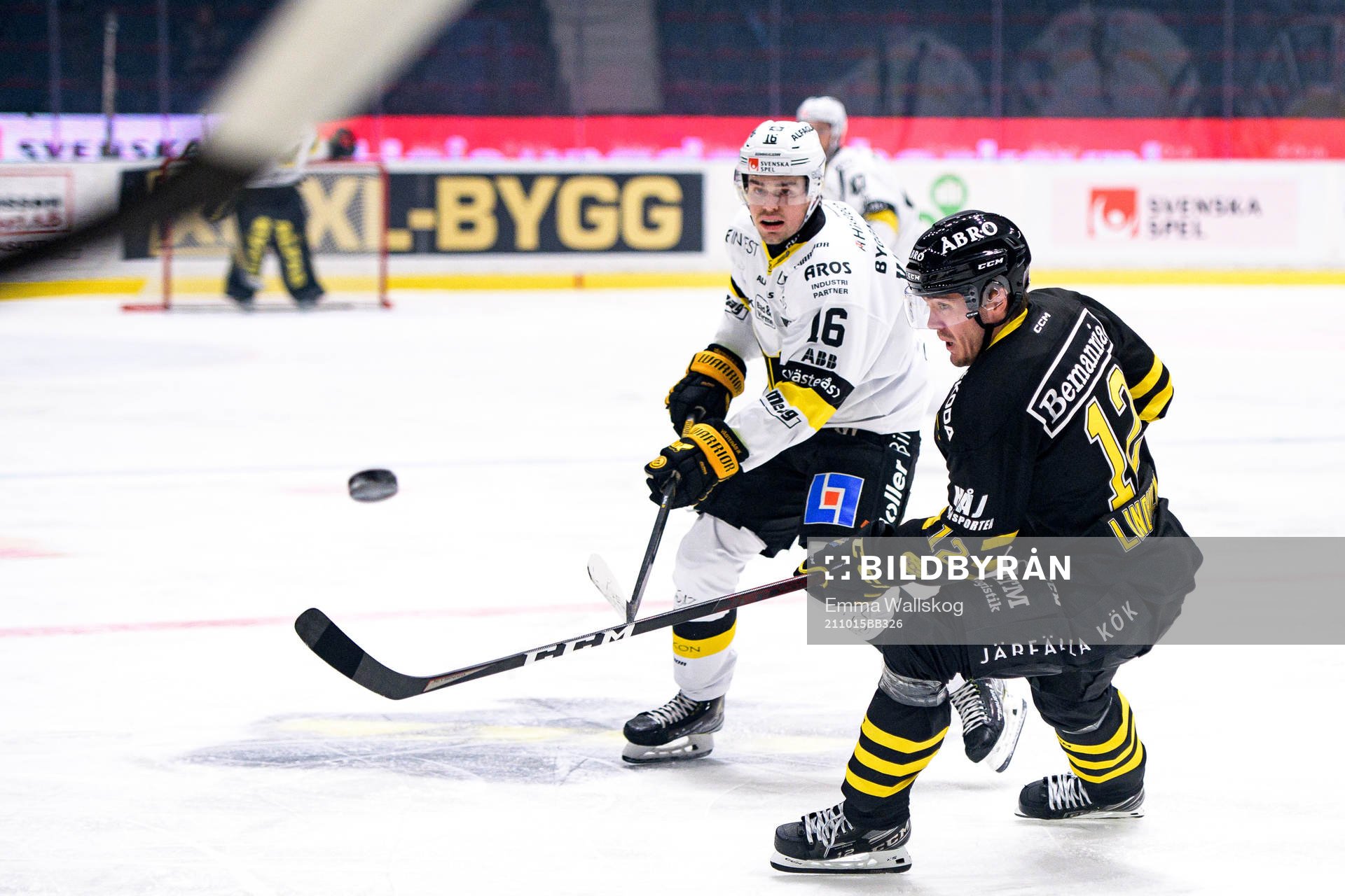 s Max Lindholm