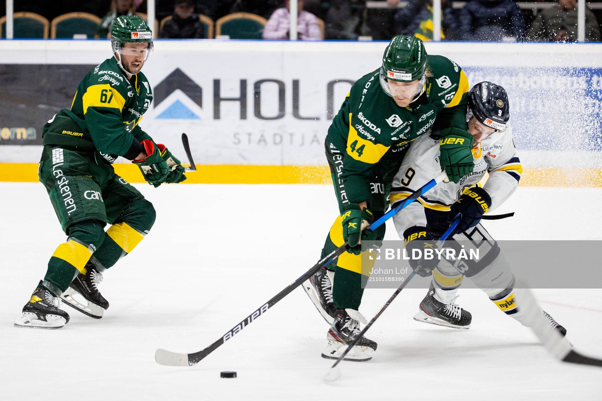 s Taylor Matson i en kamp mot Björklövens Francis Perron
