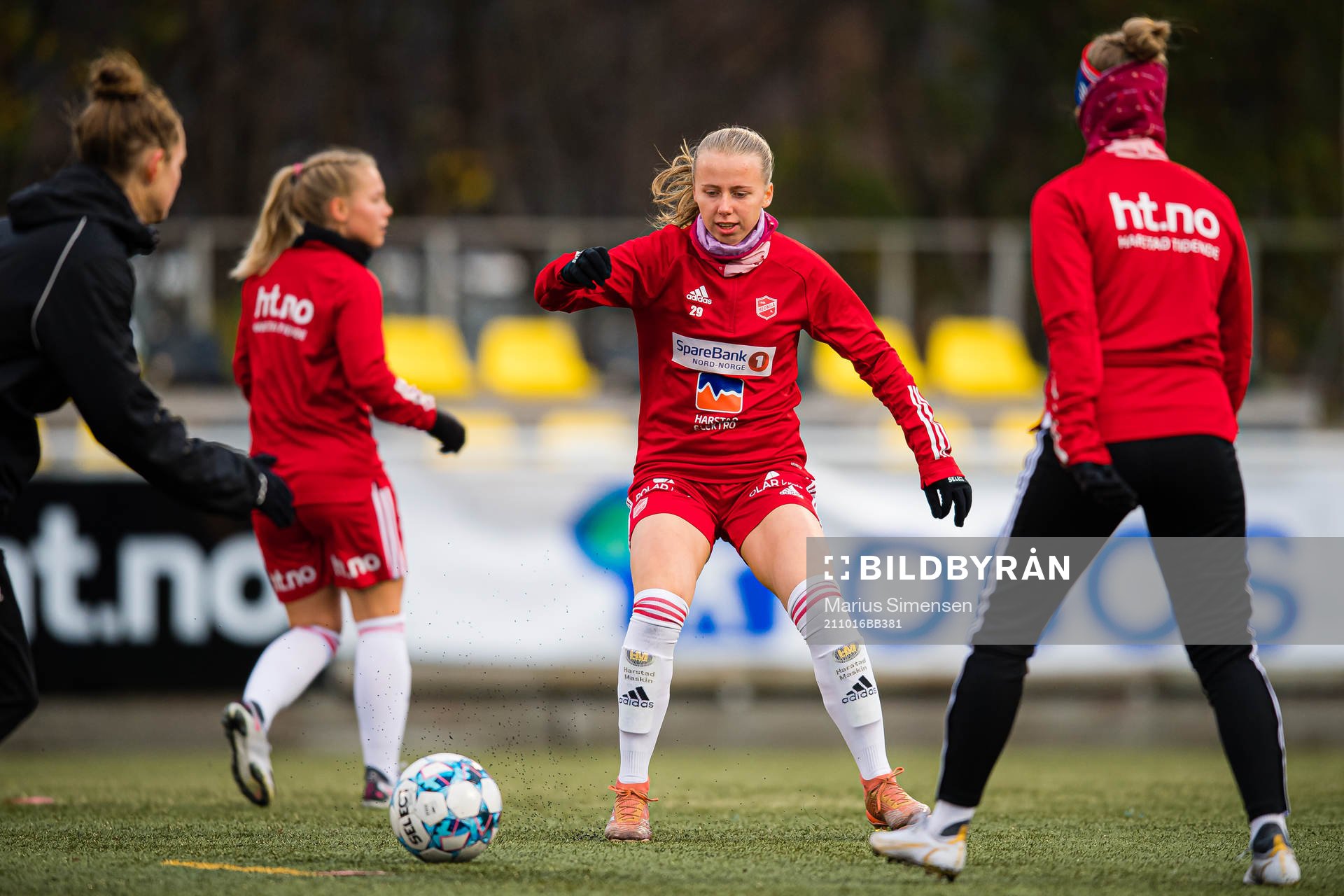 Helene Alsos Höglin of Medkila warms up