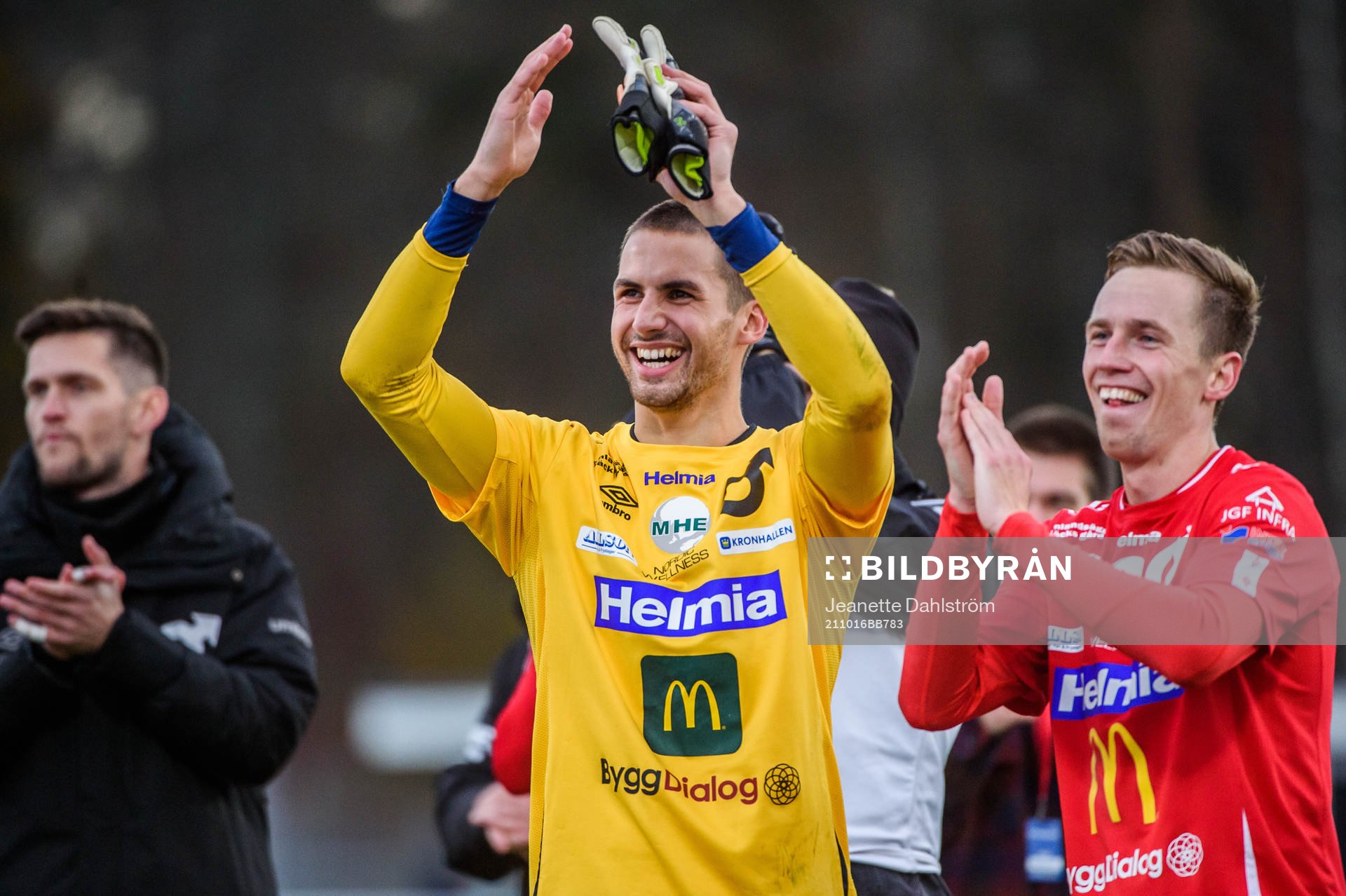 Degerfors målvakt Alfie Malik Whiteman jublar