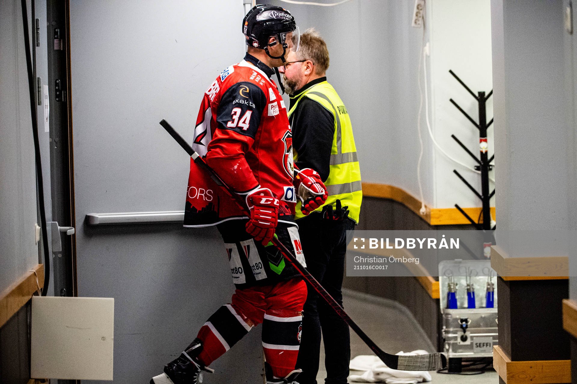 Malmö Redhawks Carl Söderberg får matchstraff och får