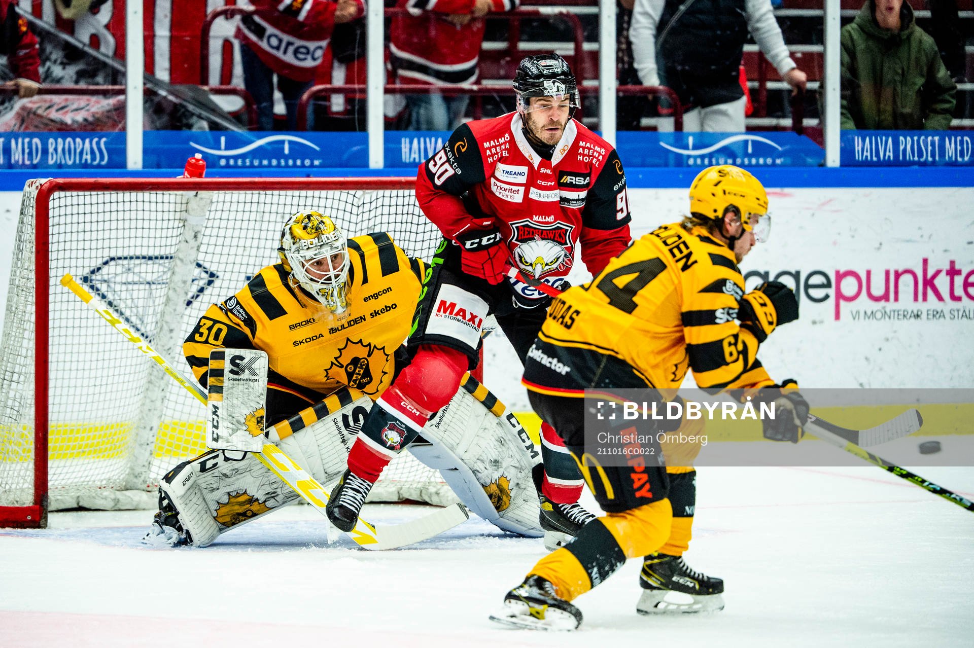 Malmö Redhawks Lance Bouma mot Skellefteås målvakt