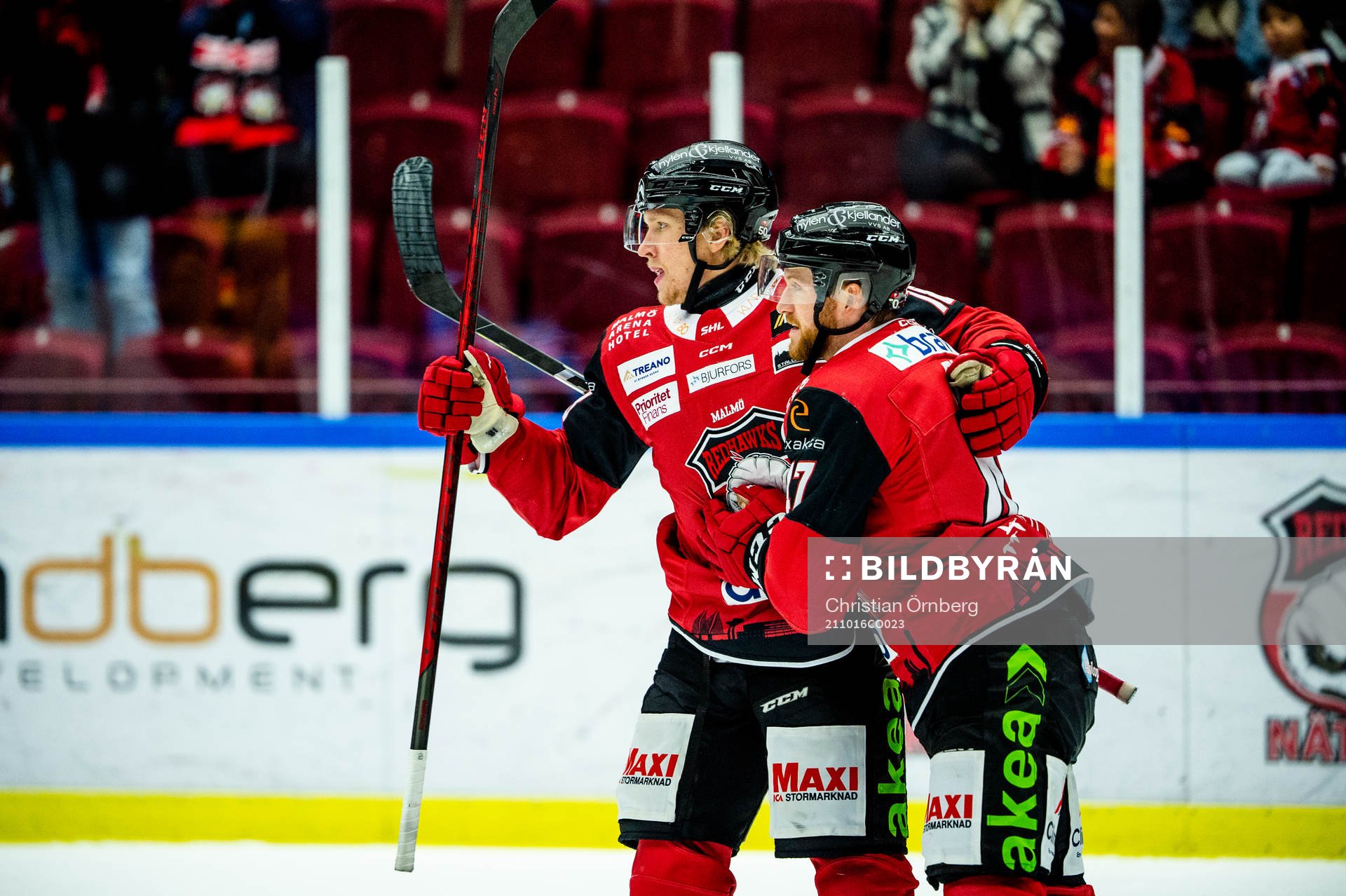 Malmö Redhawks Marcus Sylvegård jublar