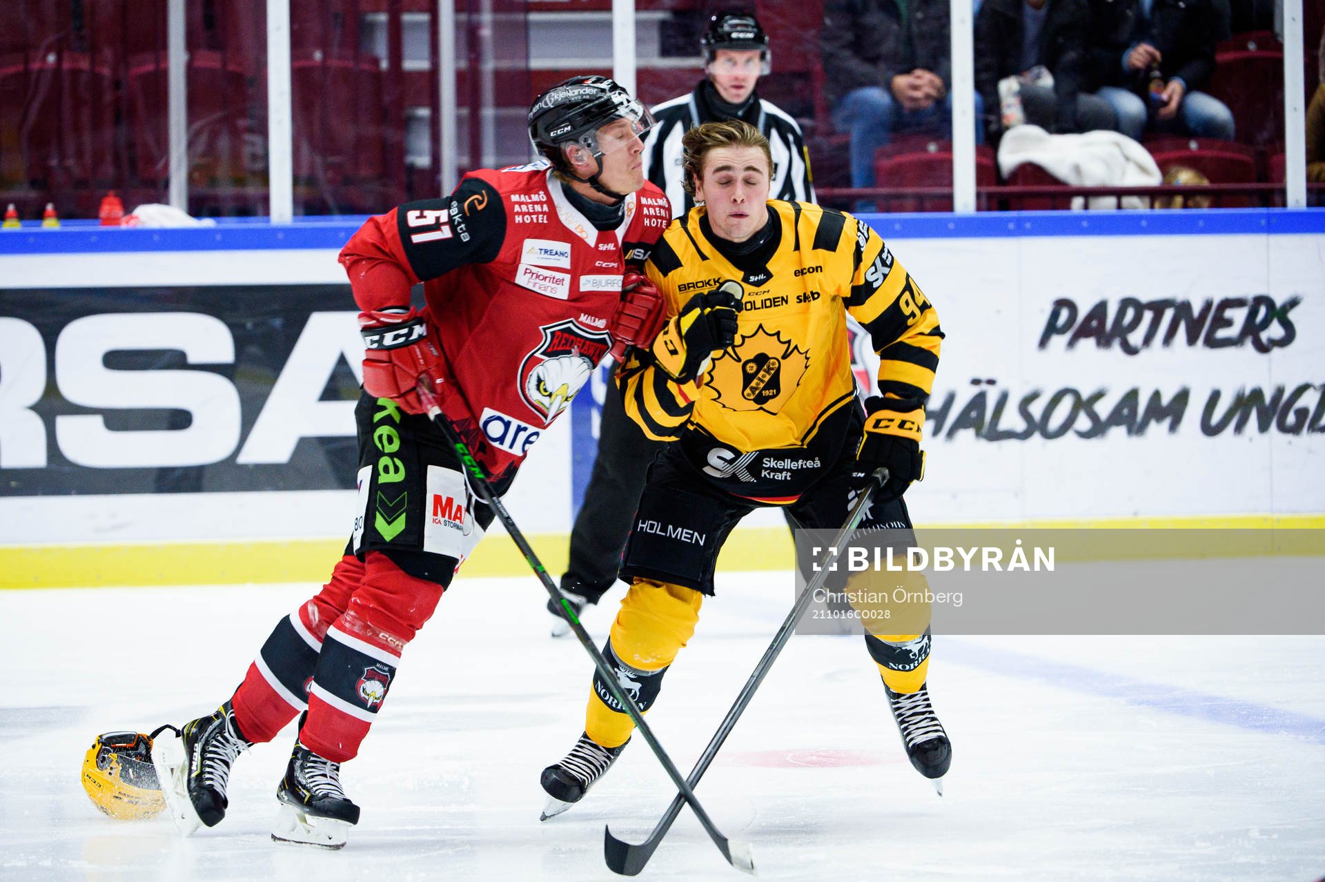 Malmö Redhawks Emil Sylvegård och Skellefteås Linus