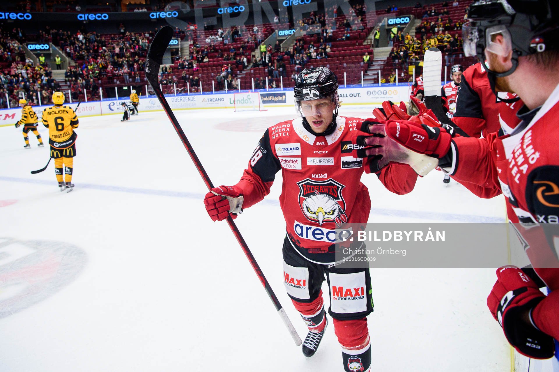 Malmö Redhawks Marcus Sylvegård jublar