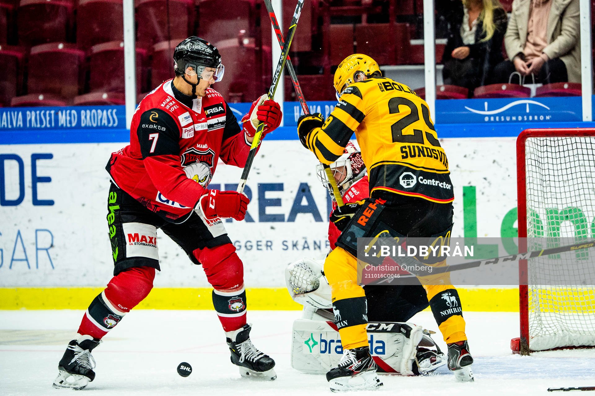 Malmö Redhawks Oliver Lauridsen och målvakt Daniel