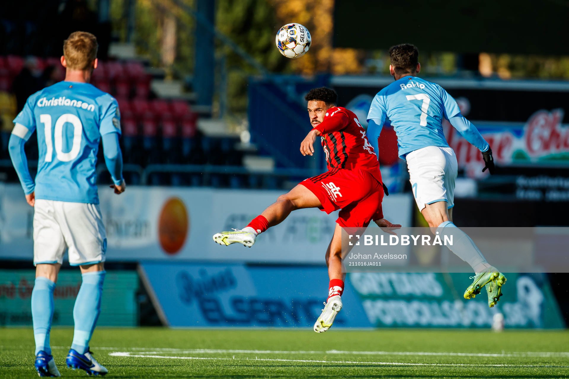 Östersunds Marco Weymans och Malmö FFs Erdal Rakip
