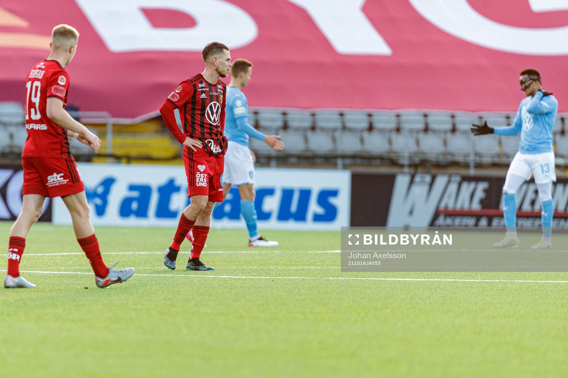 Östersunds Charlie Colkett deppar