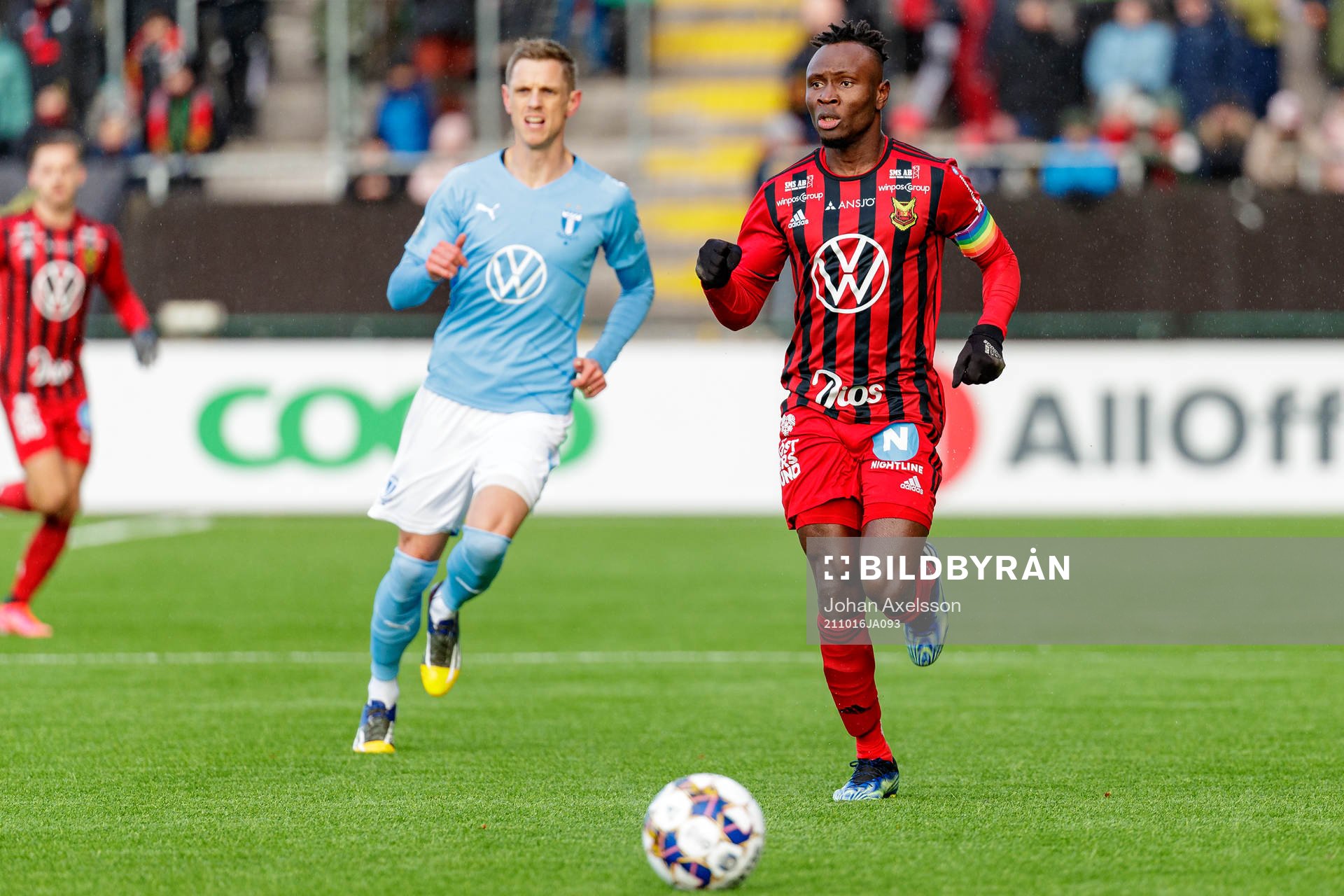 Östersunds Samuel Mensirounder fotbollsmatchen i