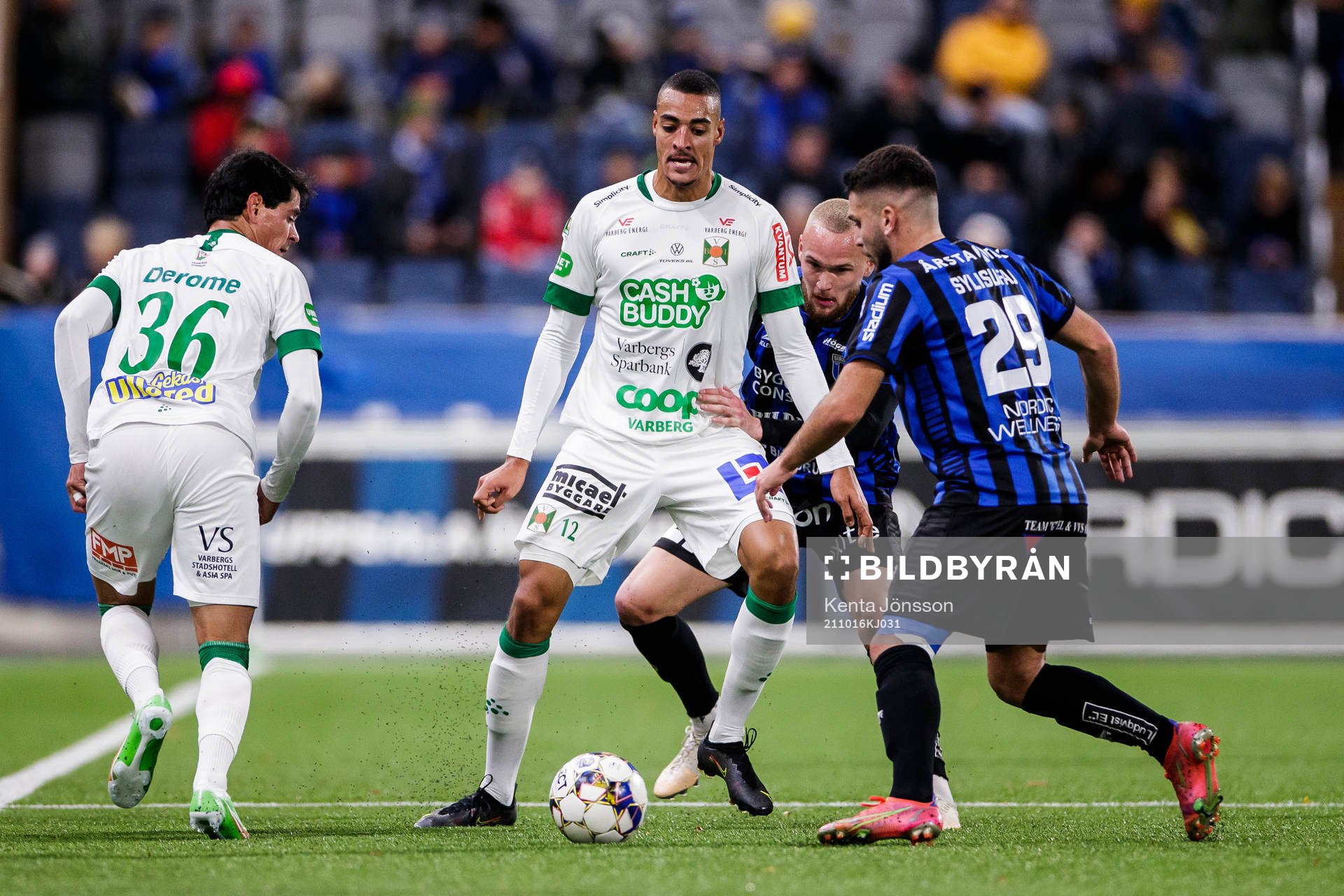 Varbergs Simon Karlsson Adjei och Sirius Edi Sylisufaj