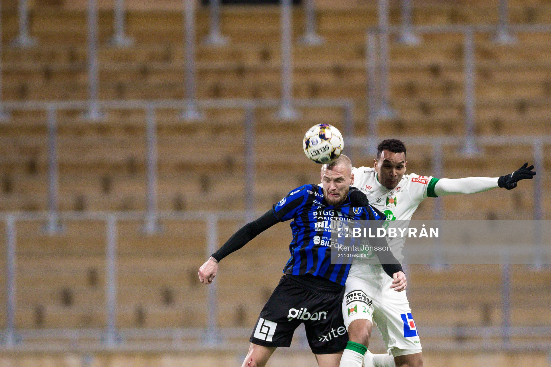 Sirius Adam Ståhl och Varbergs Ryan Moon