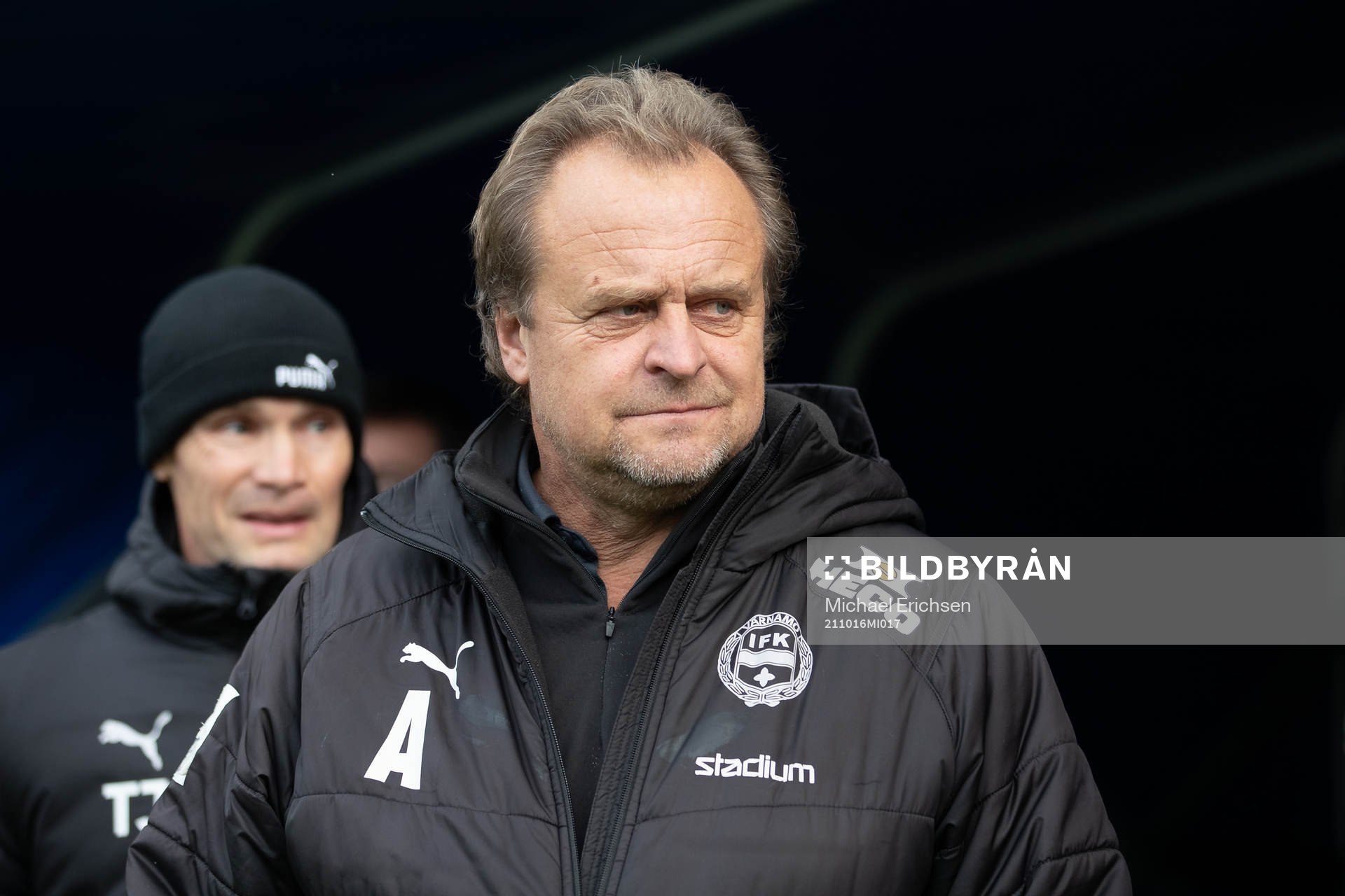 Värnamos tränare Jonas Thern innan fotbollsmatchen i