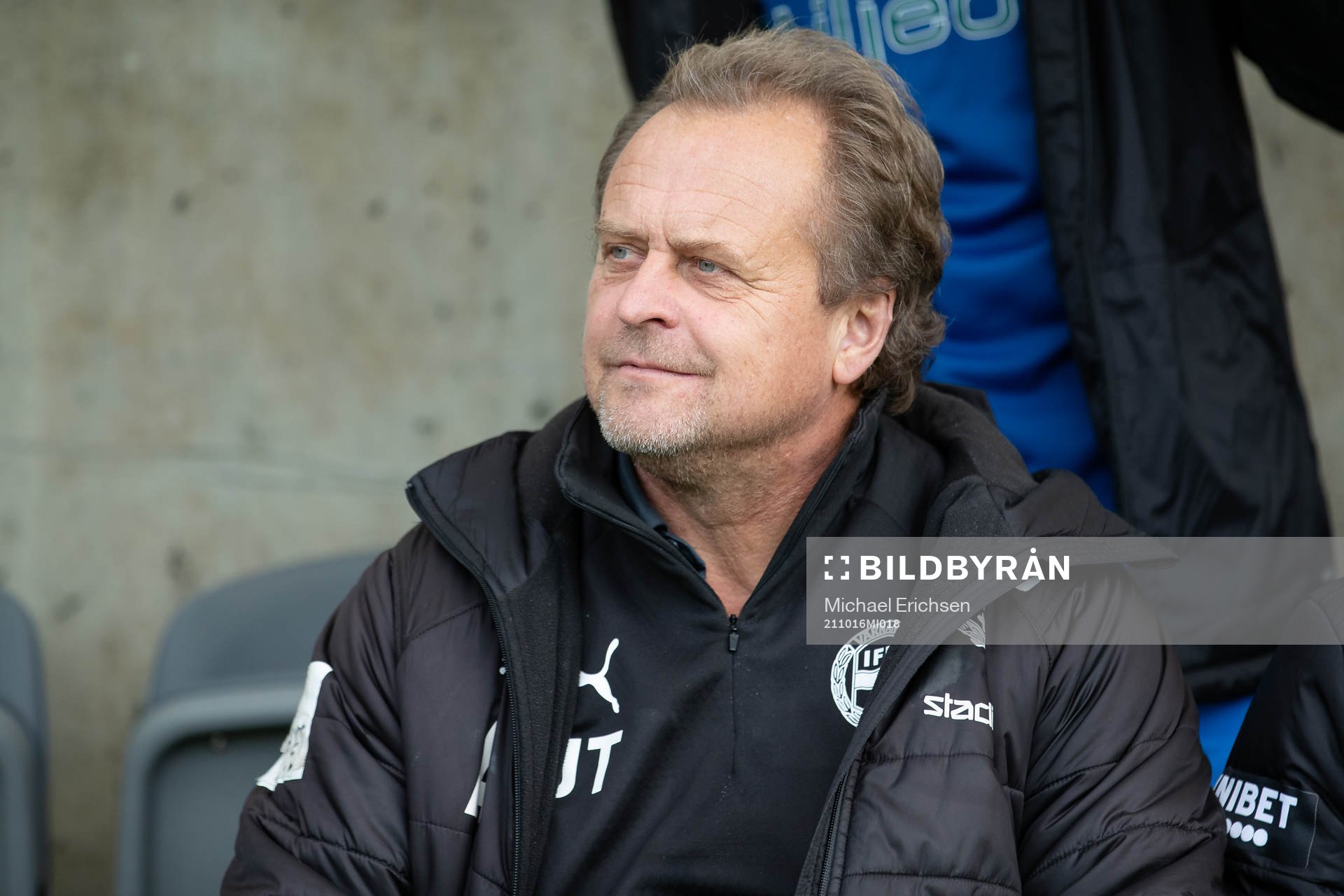 Värnamos tränare Jonas Thern innan fotbollsmatchen i