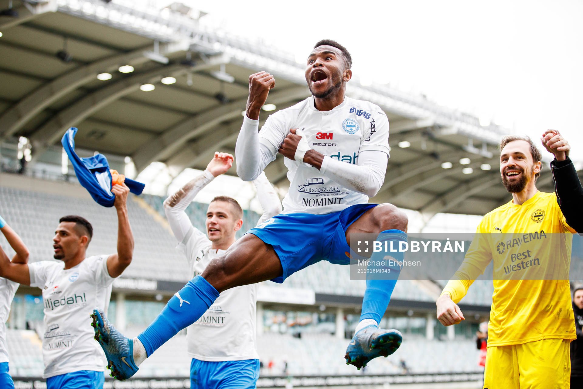 Värnamos Christian Moses jublar efter  fotbollsmatchen i Superettan mellan GAIS och Värnamo den 16 oktober 2021 i Göteborg. 