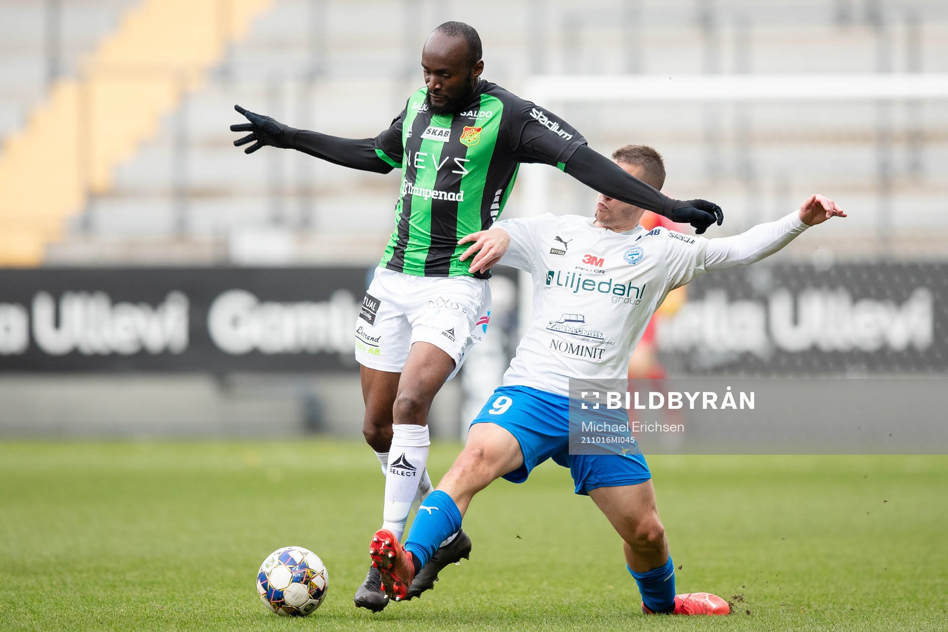 GAIS Boris Lumbana och Värnamos Oscar Johansson