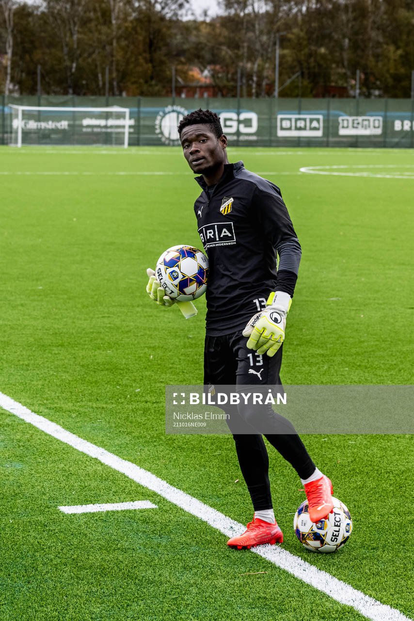 Häckens Yannick Armel Assiedou Adjoumani under en träning den 16 oktober 2021 i Göteborg. 