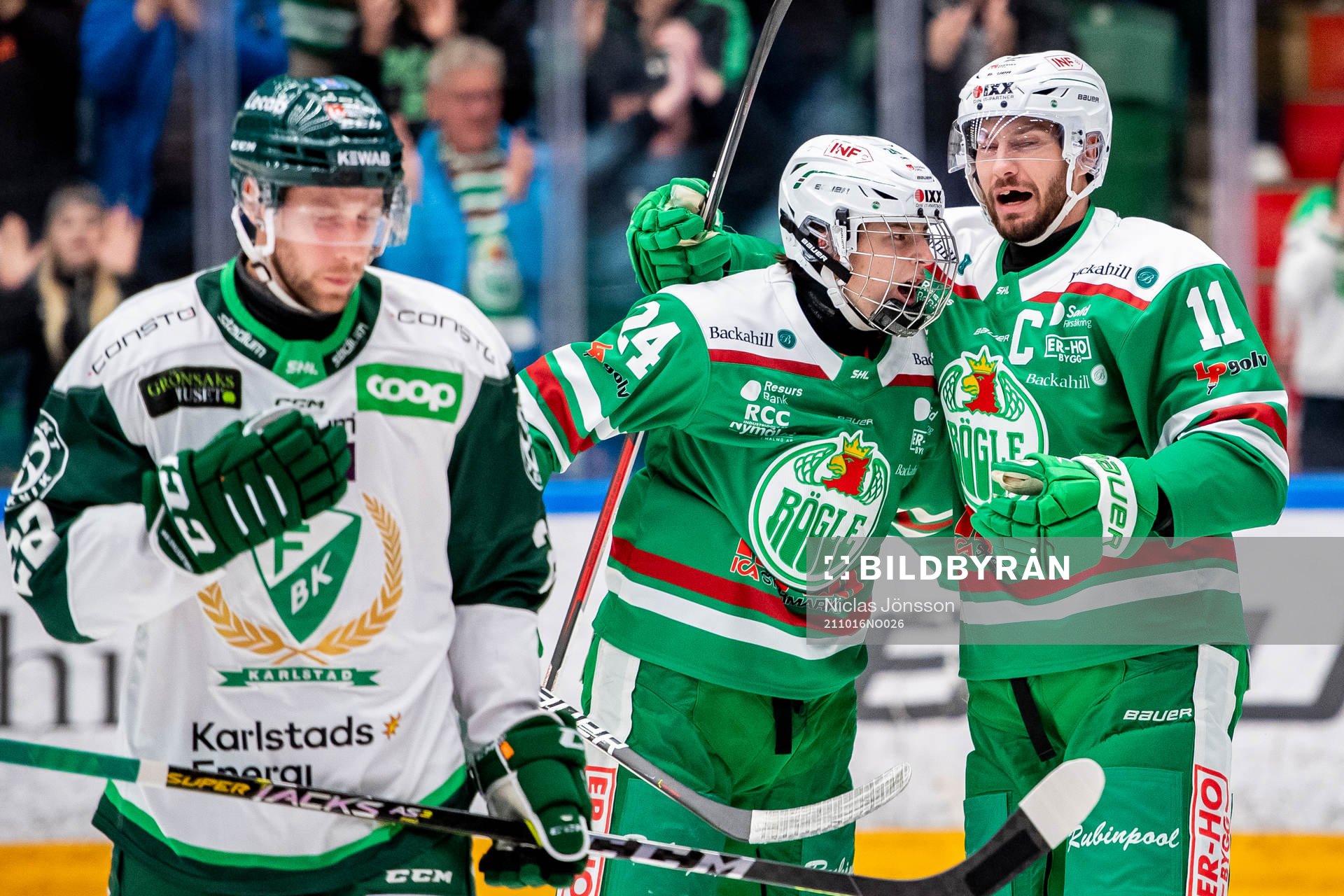 Rögles Marco Kasper och Mattias Sjögren jublar