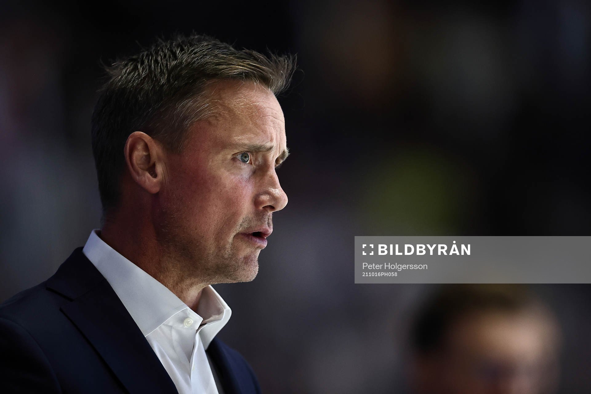 Frölundas tränare Roger Rönnberg reagerar