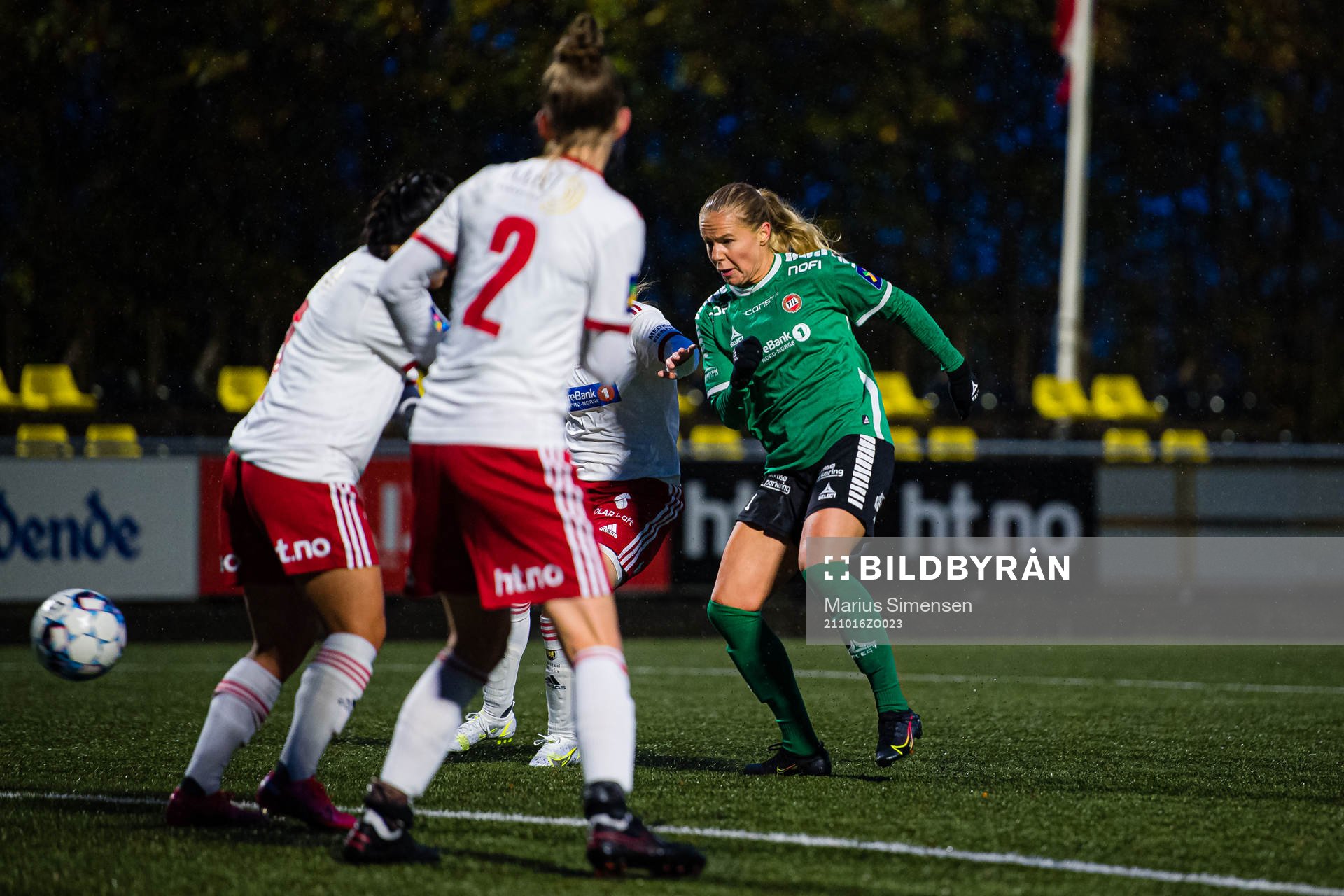 Sandra Rebecca Nikolaisen Simonsen of Fløya scores the 1-5